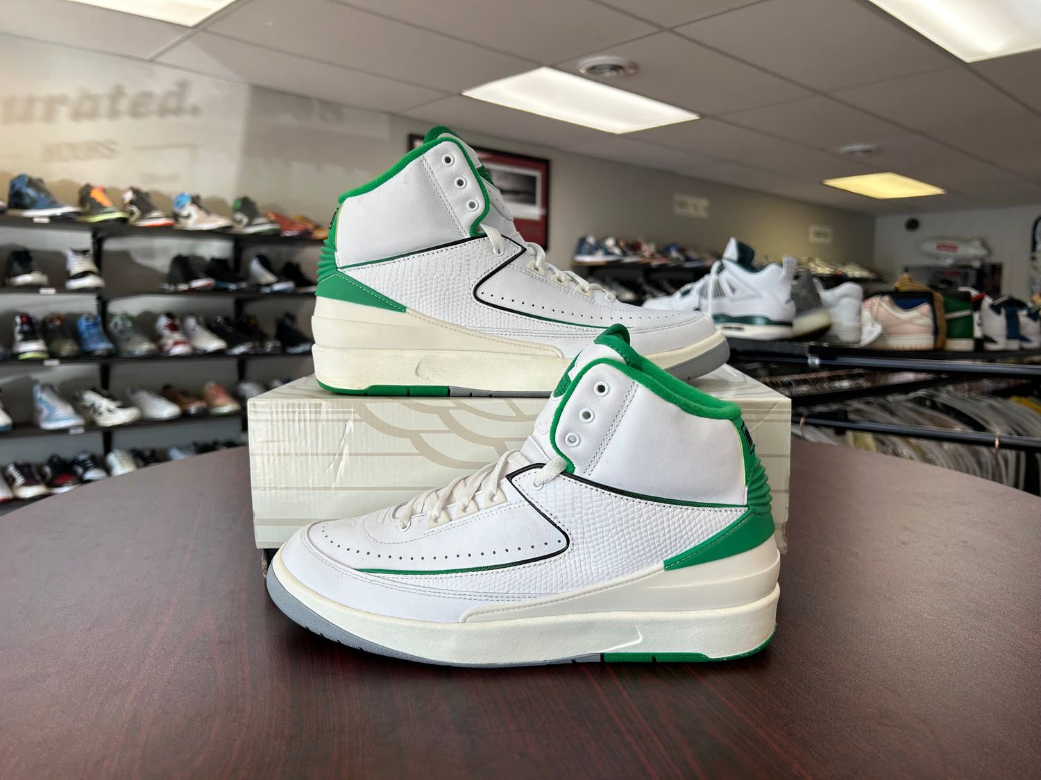 PO AIR JORDAN 2 LUCKY GREEN SIZE 9