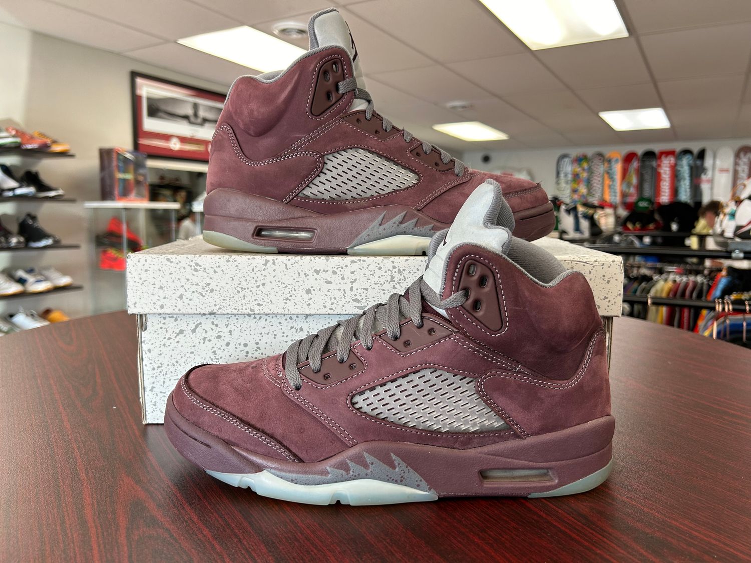 PO AIR JORDAN 5 BURGUNDY SIZE 9