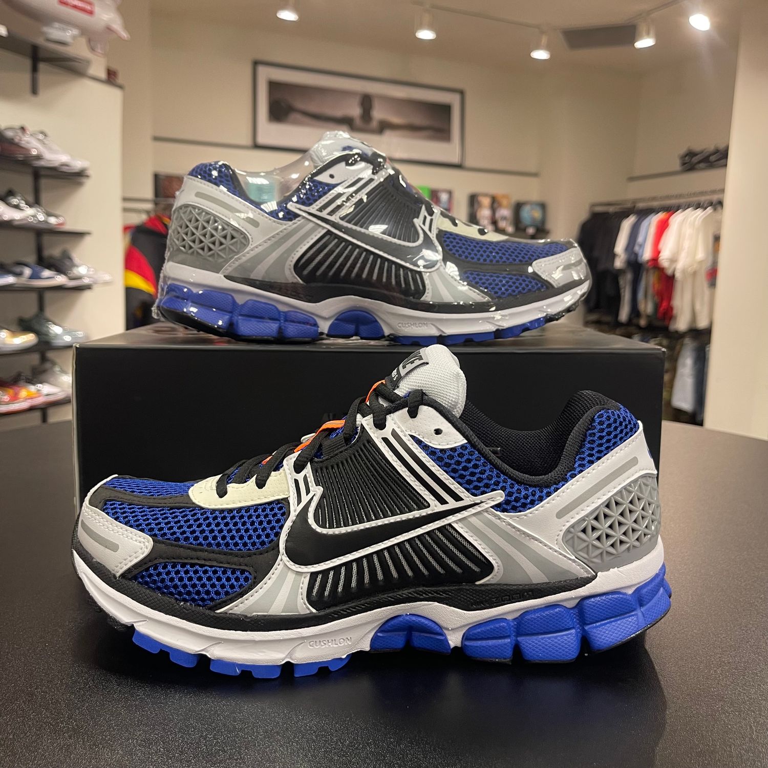 NEW NIKE ZOOM VOMERO 5 SE SP WHITE RACER BLUE BLACK