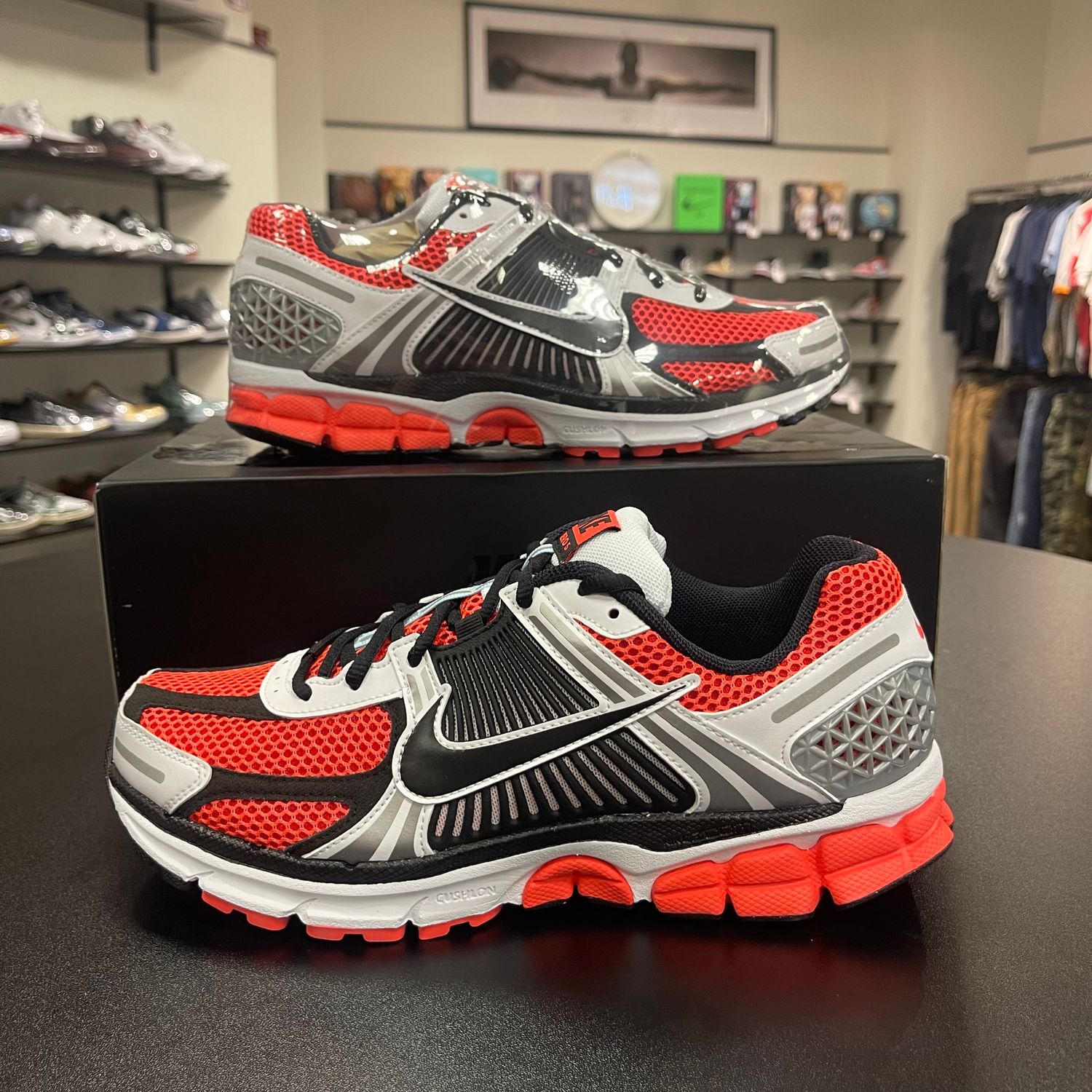 NEW NIKE ZOOM VOMERO 5 BRIGHT CRIMSON