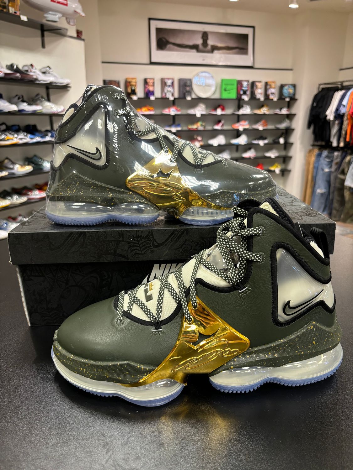 NEW NIKE LEBRON 19 CHOSEN ONE