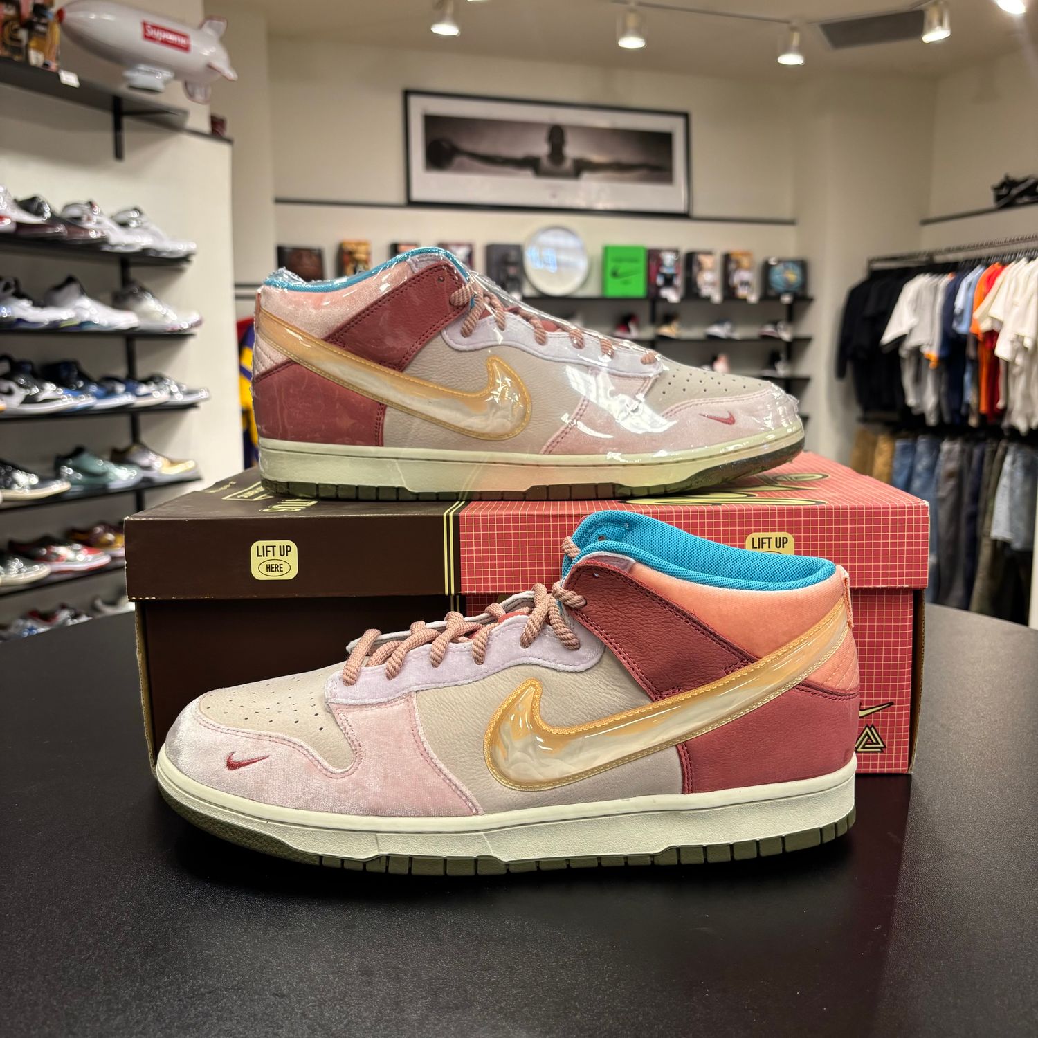 NEW NIKE DUNK MID SOCIAL STATUS STRAWBERRY MILK