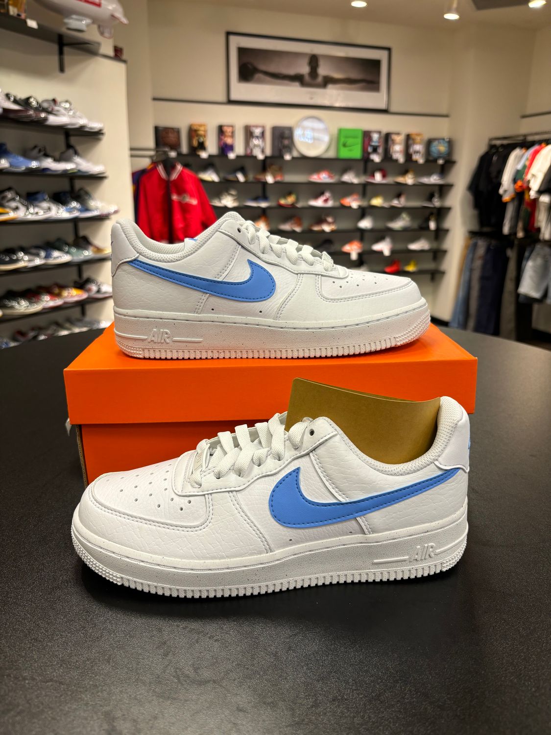 NEW NIKE AIR FORCE 1 LOW &#39;07 WHITE UNIVERSITY BLUE (W)