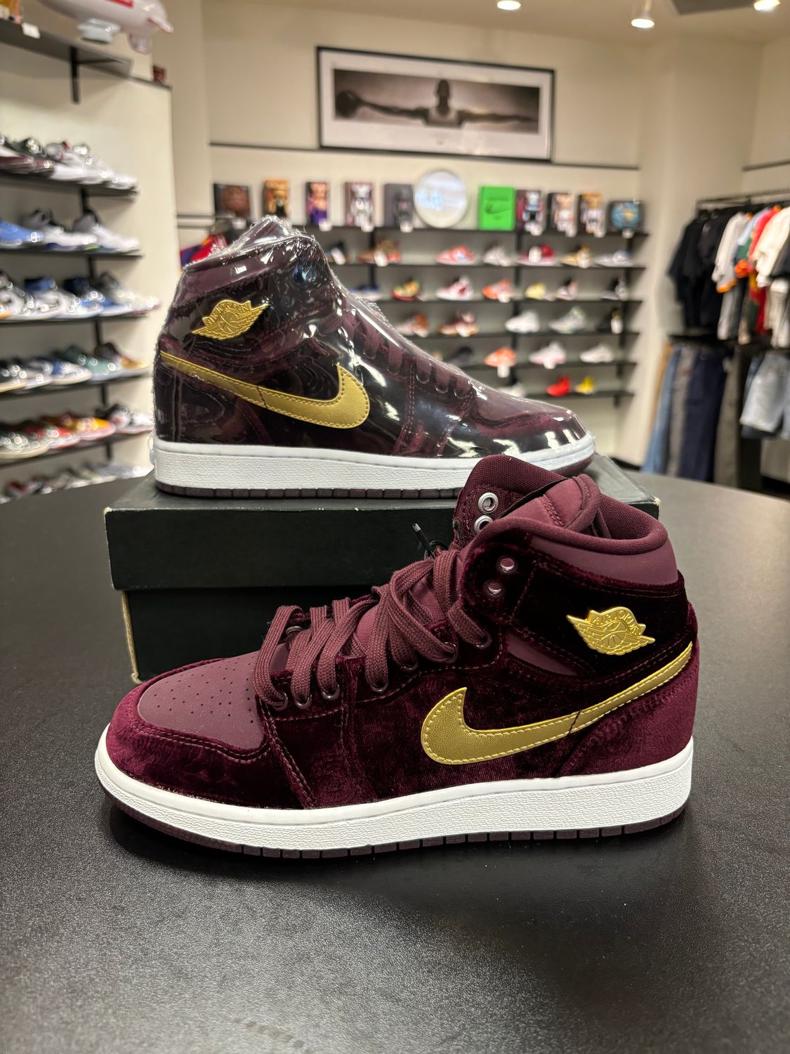 NEW AIR JORDAN 1 RETRO HEIRESS NIGHT MAROON