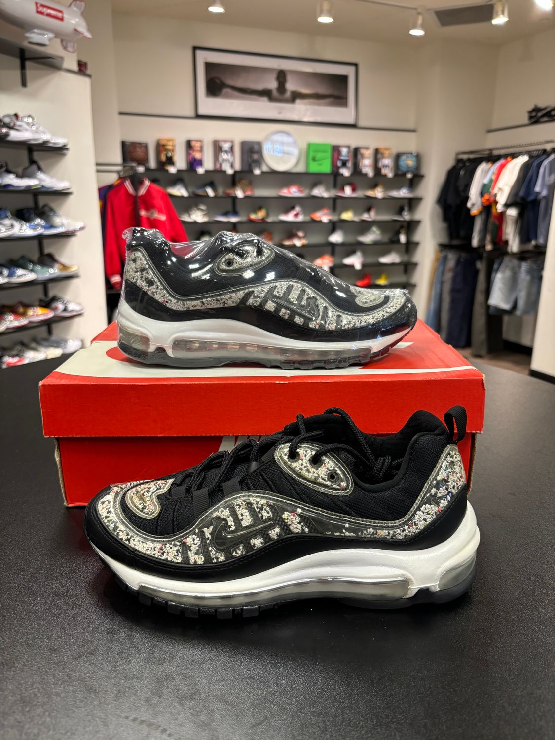 NEW NIKE AIR MAX 98 RECYCLED BLACK WHITE (W)