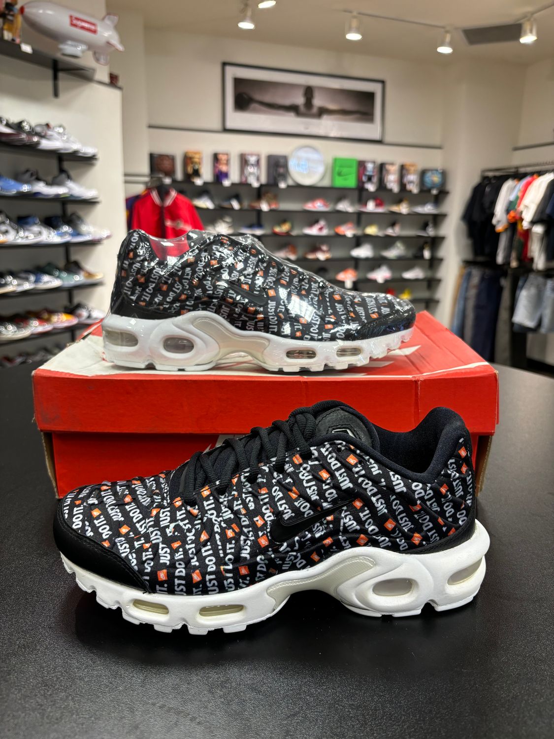 NEW NIKE AIR MAX PLUS JUST DO IT PACK BLACK (W)