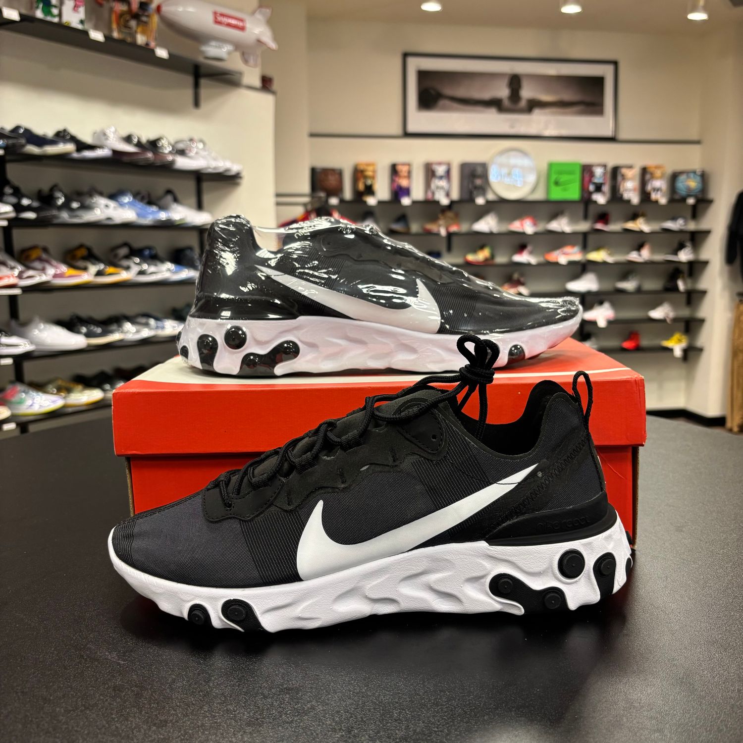 NEW NIKE REACT ELEMENT 55 BLACK WHITE