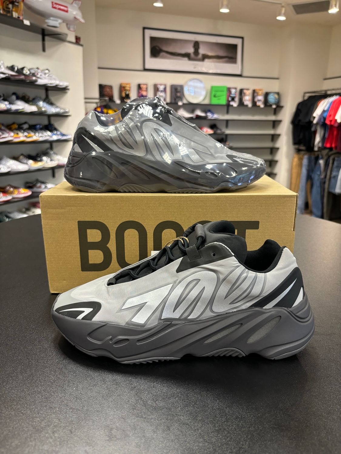 NEW ADIDAS YEEZY 700 MNVN METALLIC
