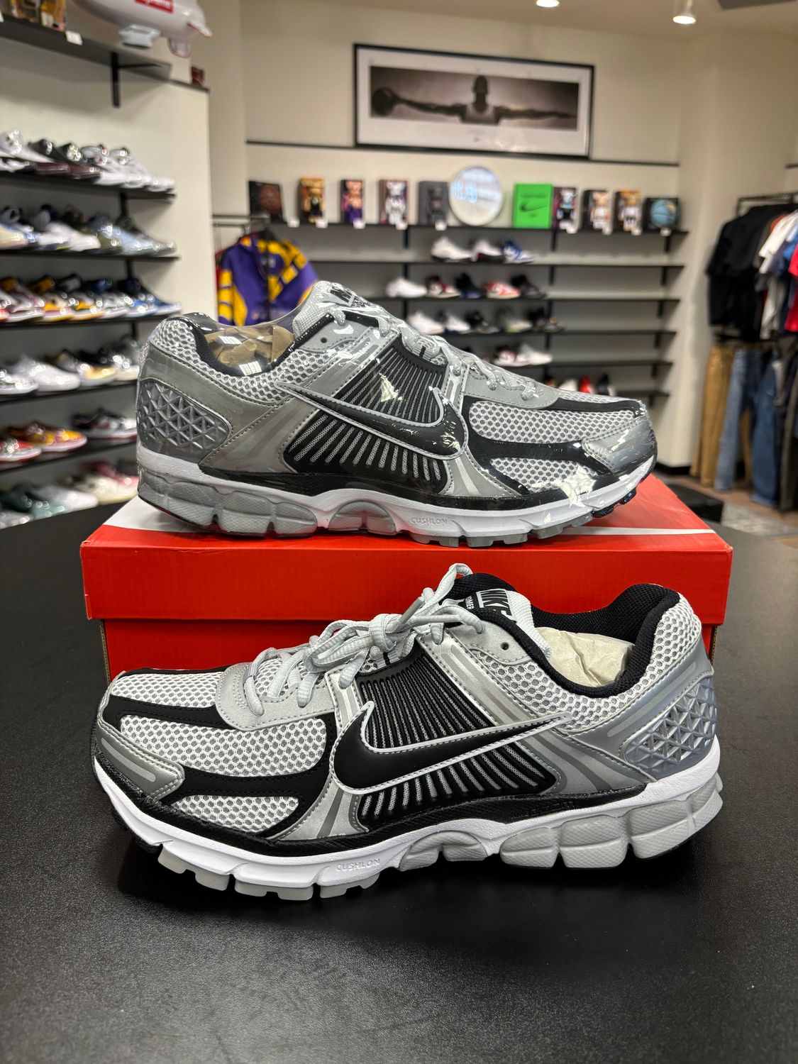 NEW NIKE ZOOM VOMERO 5 METALLIC SILVER BLACK