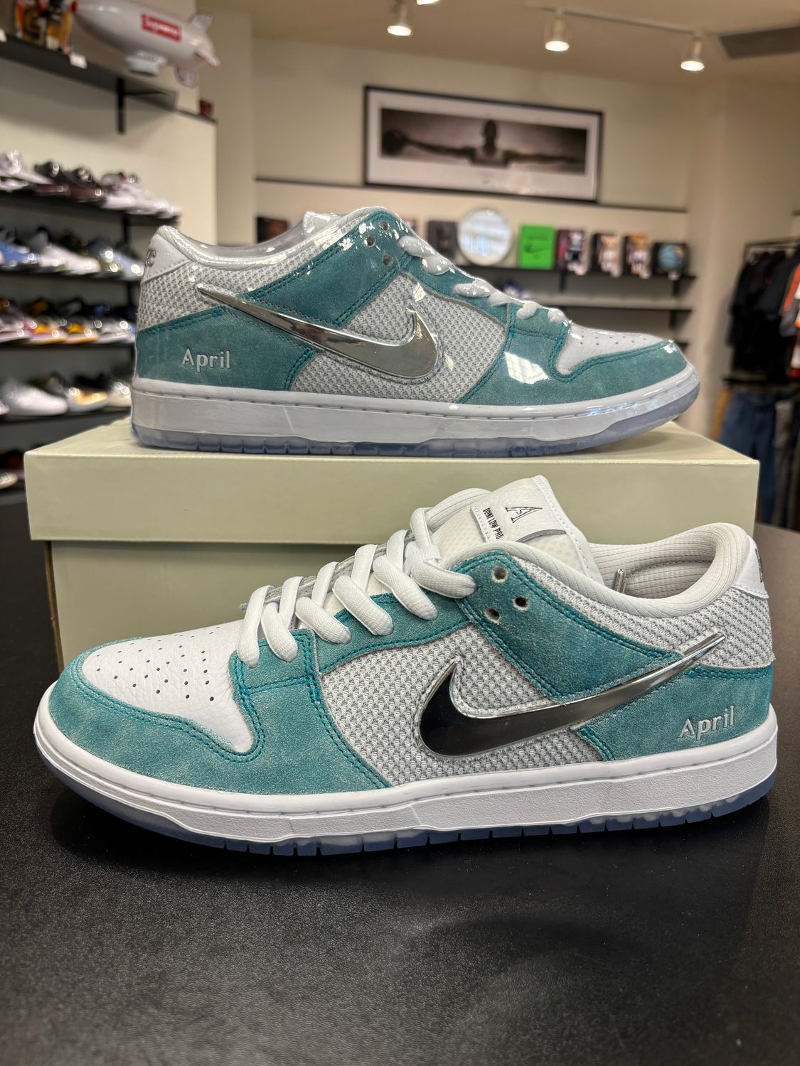 NEW NIKE SB DUNK LOW APRIL SKATEBOARDS 