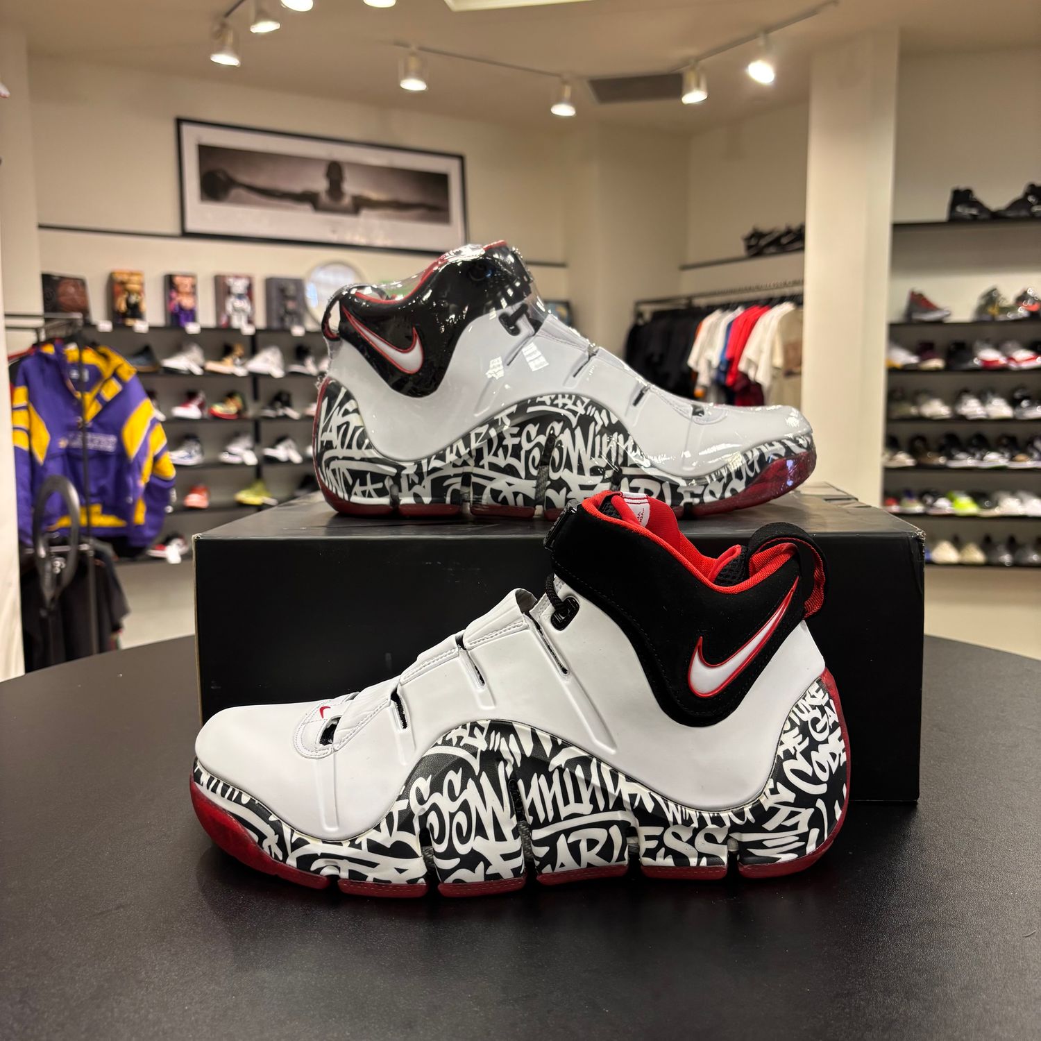 NEW NIKE LEBRON 4 GRAFFITI 