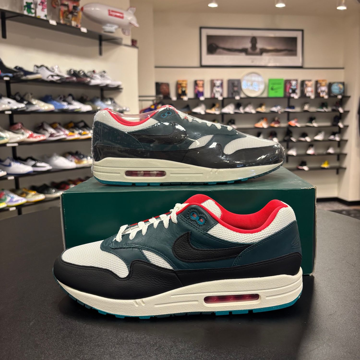 NEW NIKE AIR MAX 1 LEBRON LIVERPOOL