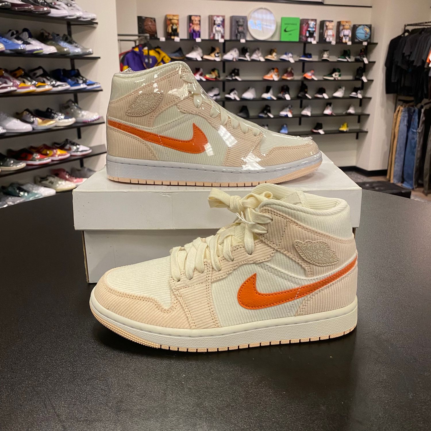 NEW AIR JORDAN 1 MID CORDUROY SAIL (W)