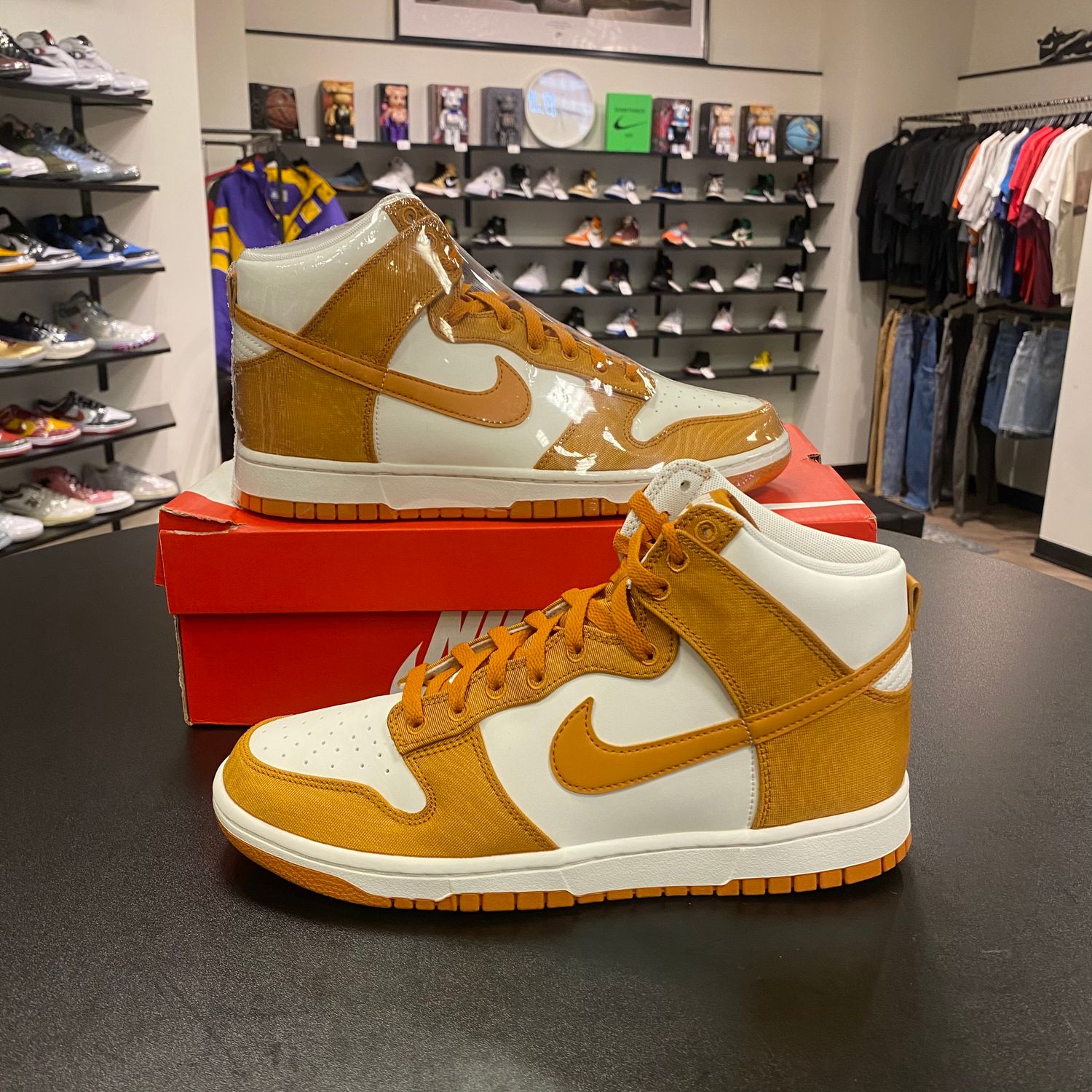 NEW NIKE DUNK HIGH MONARCH
