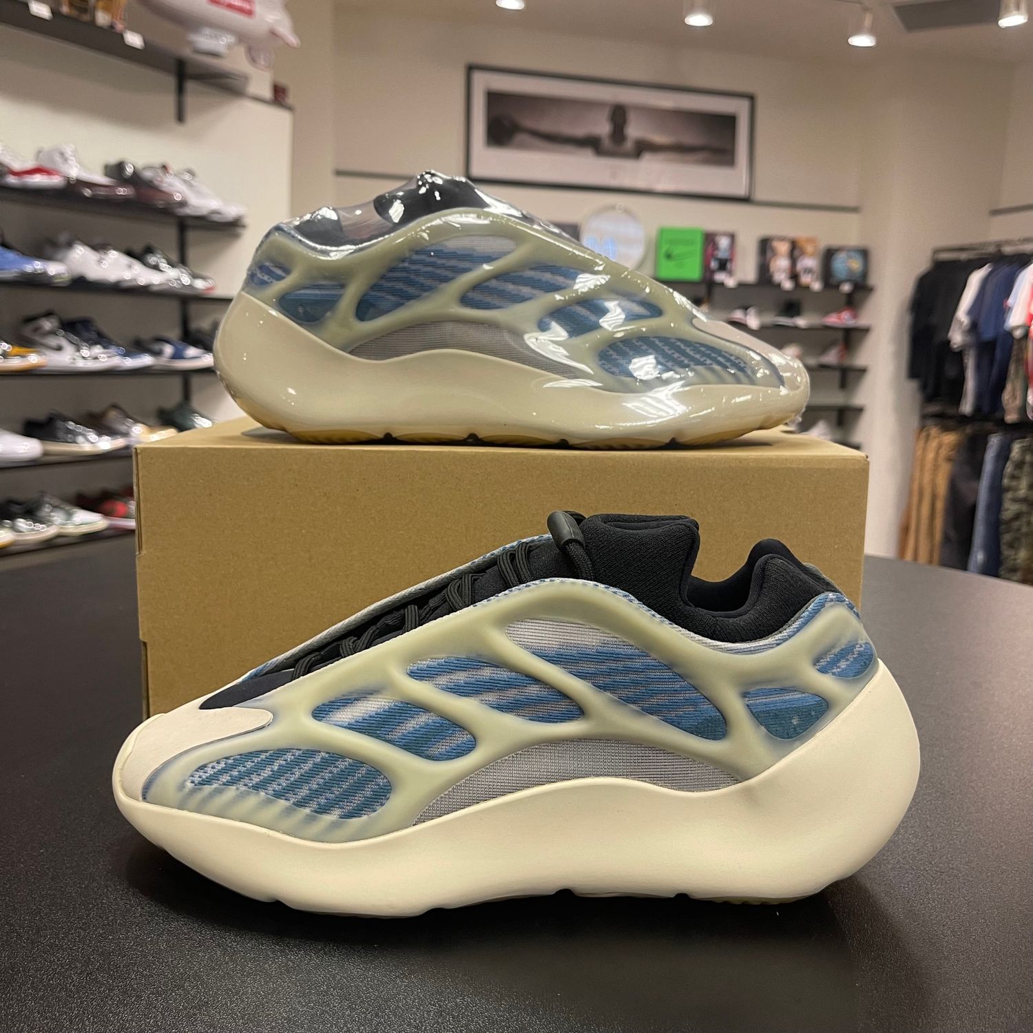 NEW ADIDAS YEEZY 700 V3 KYANITE