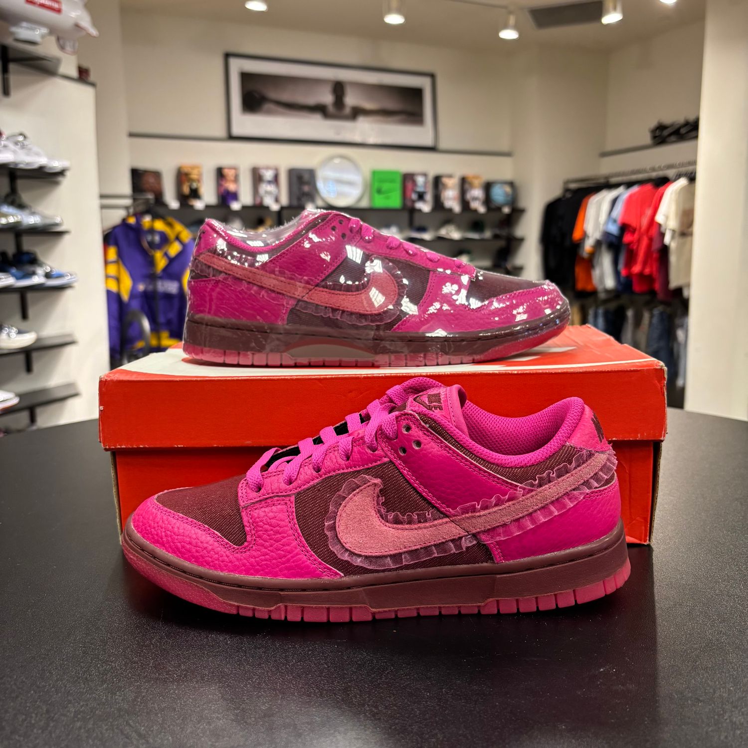 NEW NIKE DUNK LOW VALENTINES DAY (2022) (W)