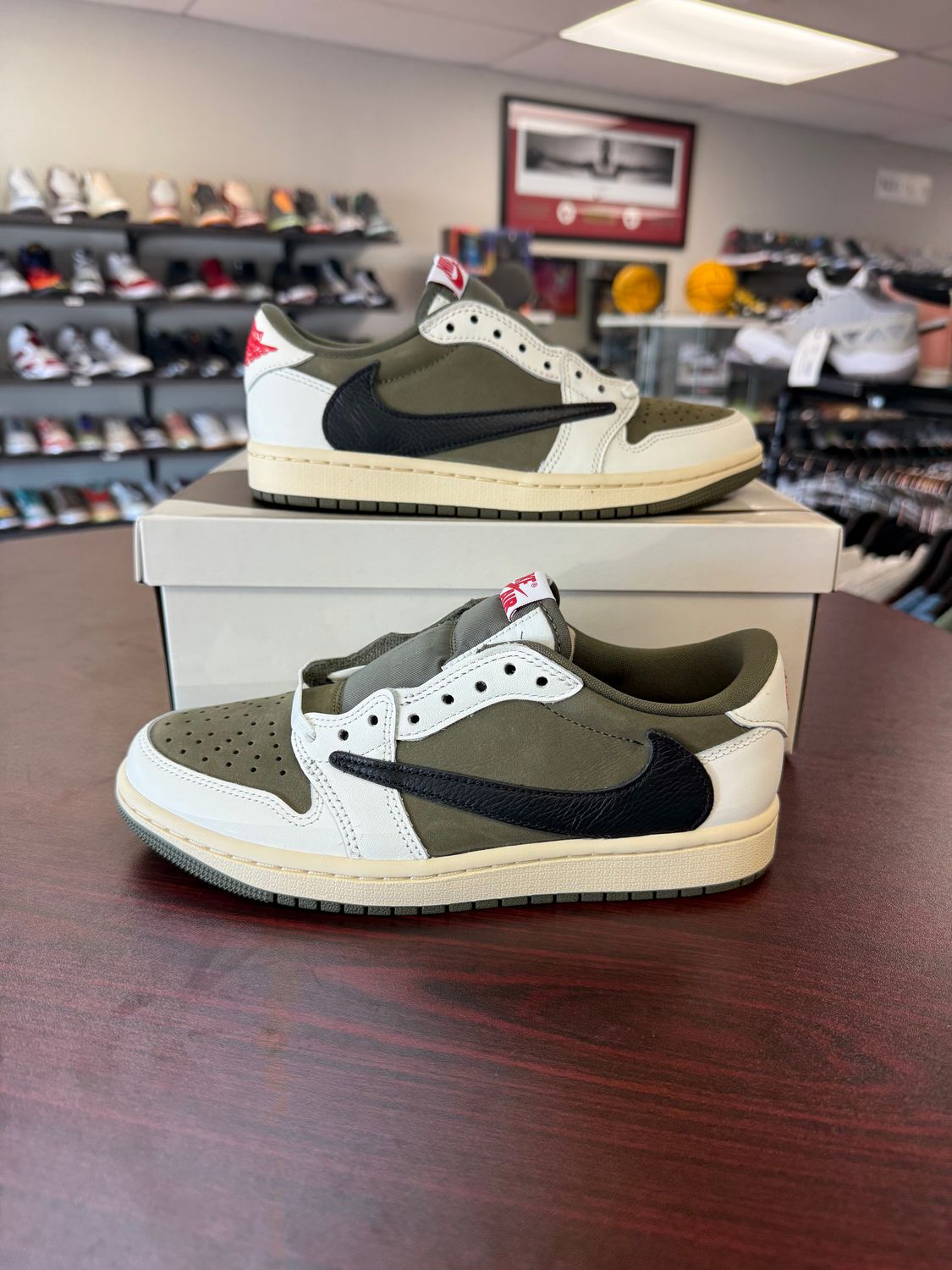 NEW AIR JORDAN 1 LOW TRAVIS SCOTT MEDIUM OLIVE