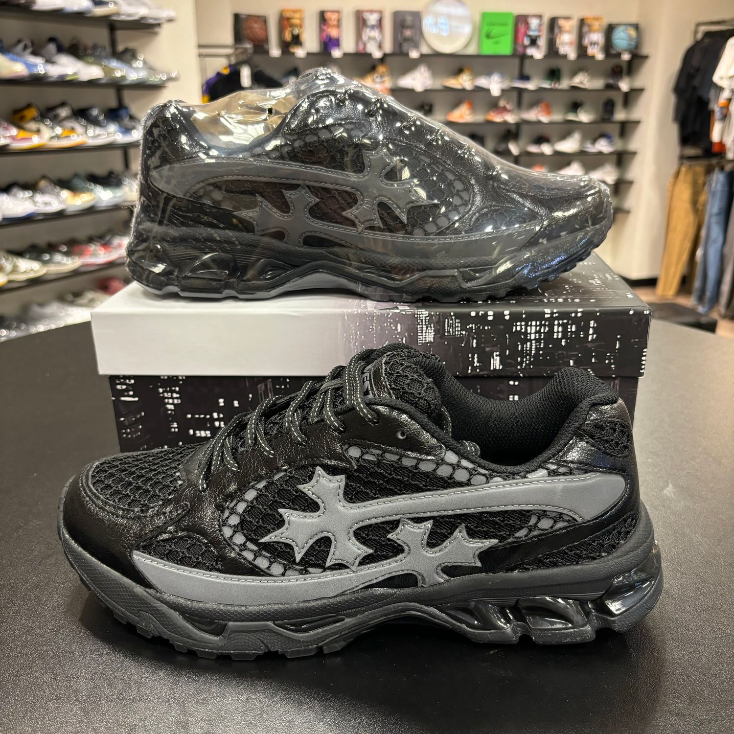BRAVEST STUDIOS KROSS KOUNTRY RUNNER BLACK
