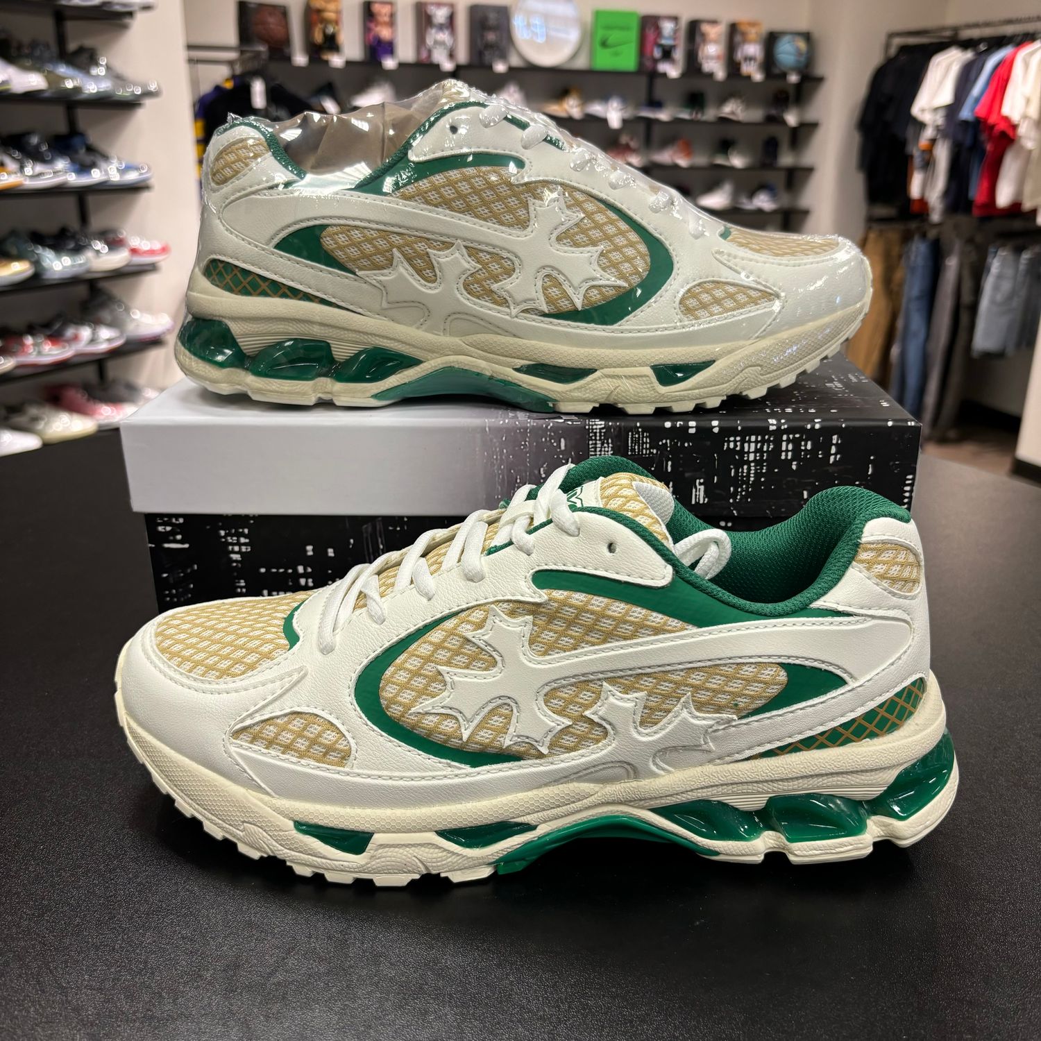BRAVEST STUDIOS KROSS KOUNTRY RUNNER SPRING GREEN