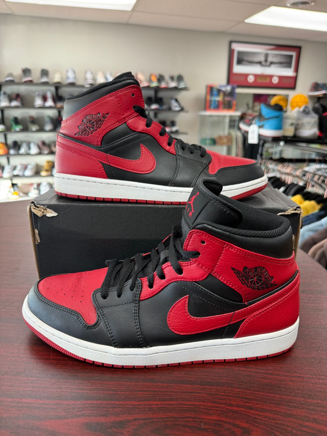 PO AIR JORDAN 1 MID BANNED (2020) SIZE 11
