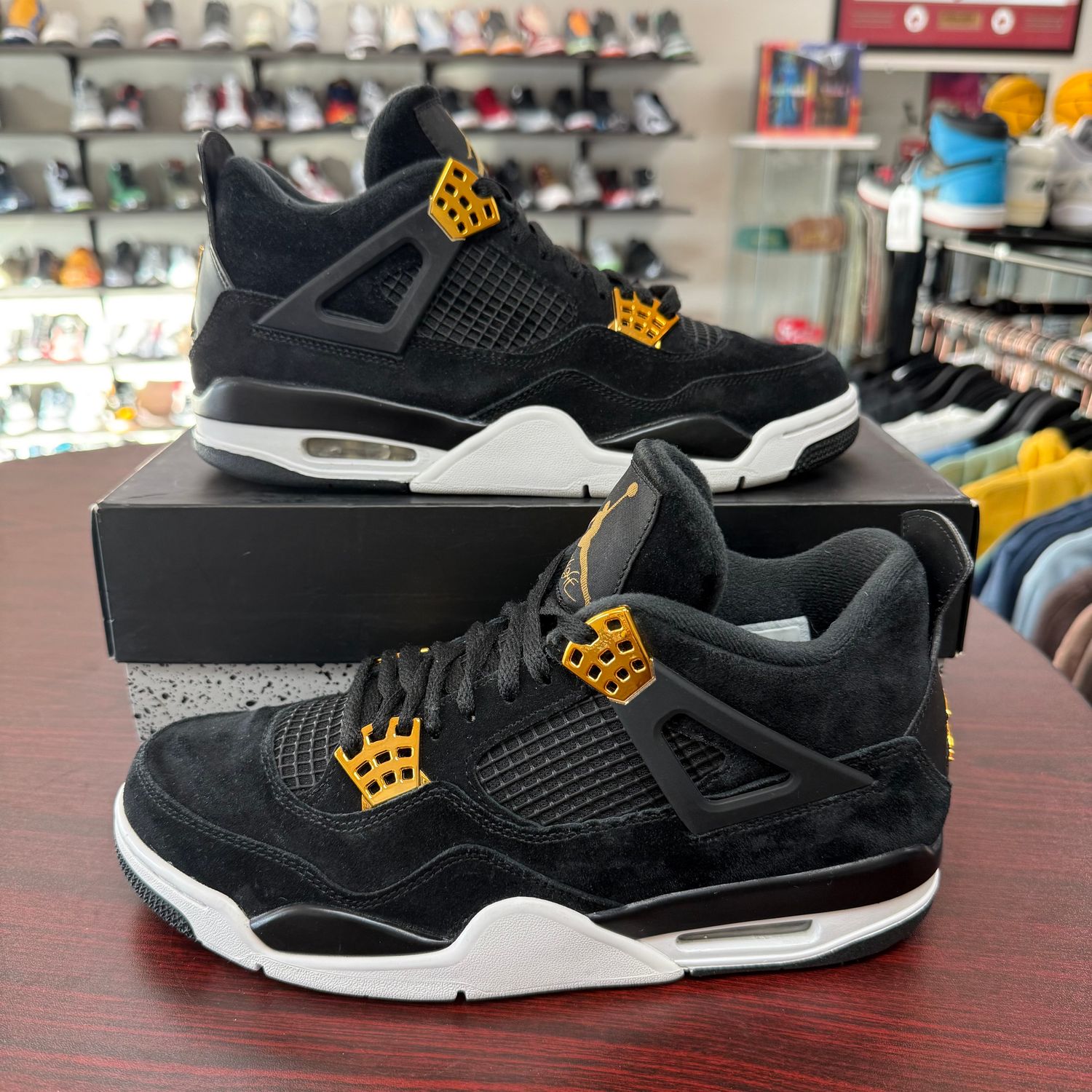PO AIR JORDAN 4 ROYALTY SIZE 8.5