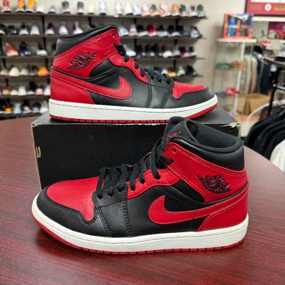 PO AIR JORDAN 1 MID BANNED SIZE 8.5