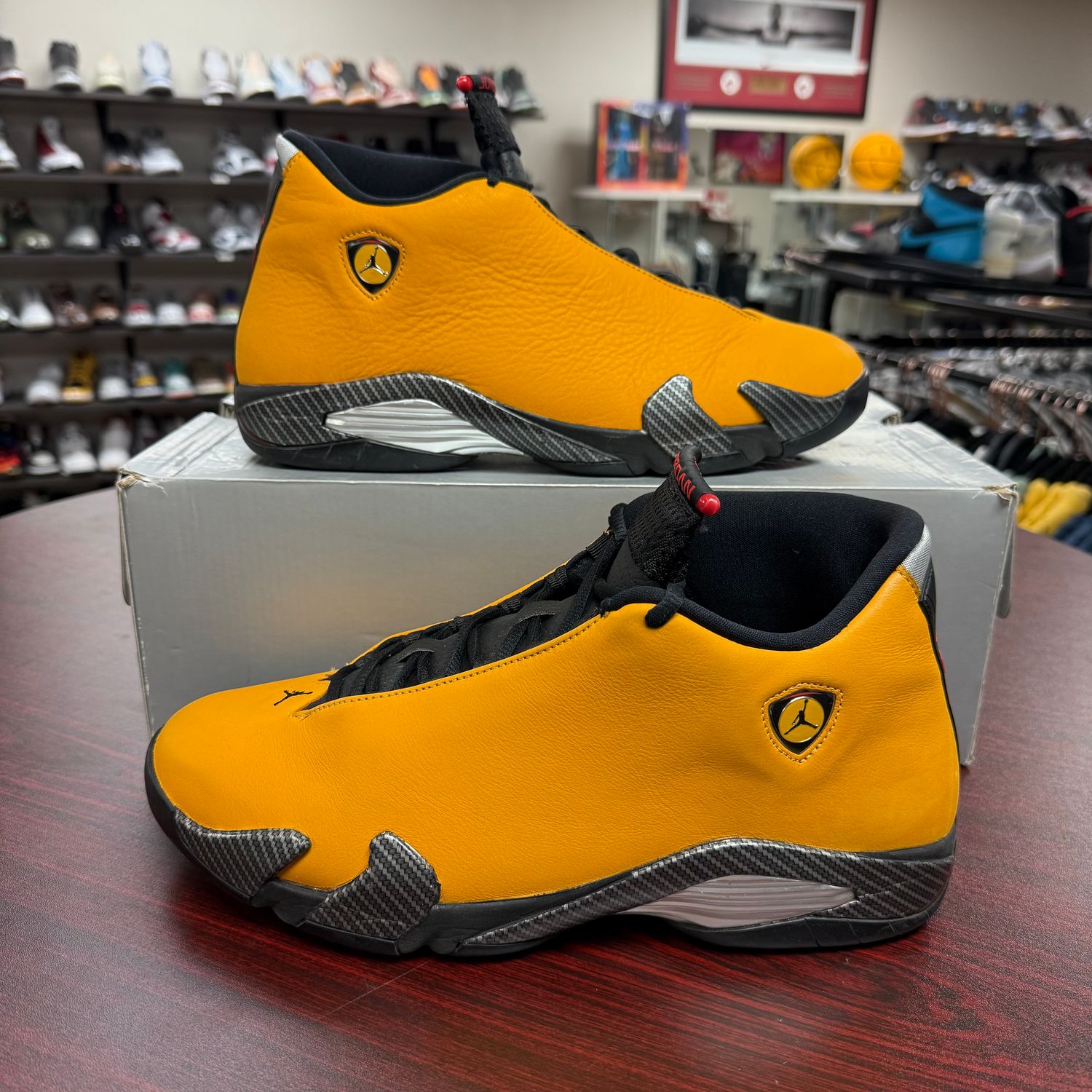 PO AIR JORDAN 14 UNIVERSITY GOLD SIZE 12