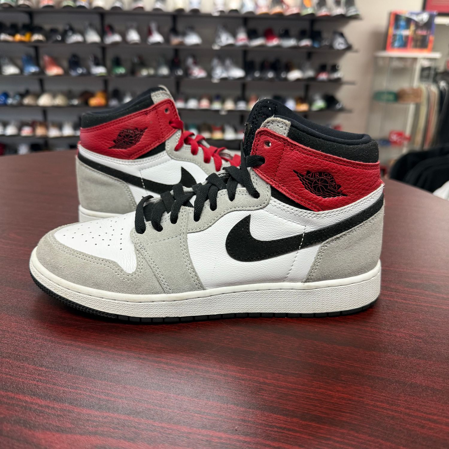 PO AIR JORDAN 1 LIGHT SMOKE GREY SIZE 7Y
