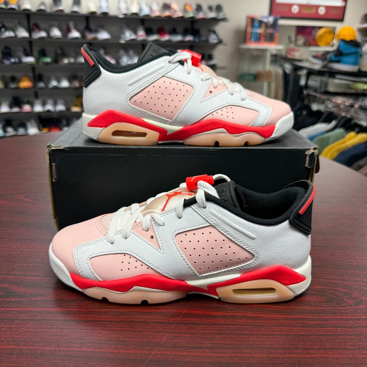 PO AIR JORDAN 6 LOW ATMOSPHERE SIZE 5Y/6.5W