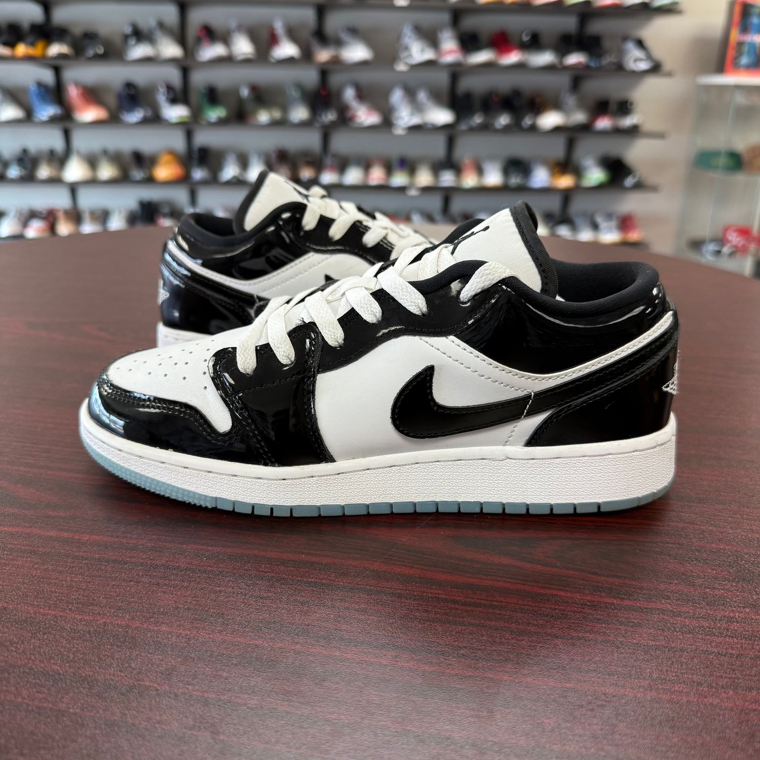 PONB AIR JORDAN 1 LOW CONCORD SIZE 6.5Y