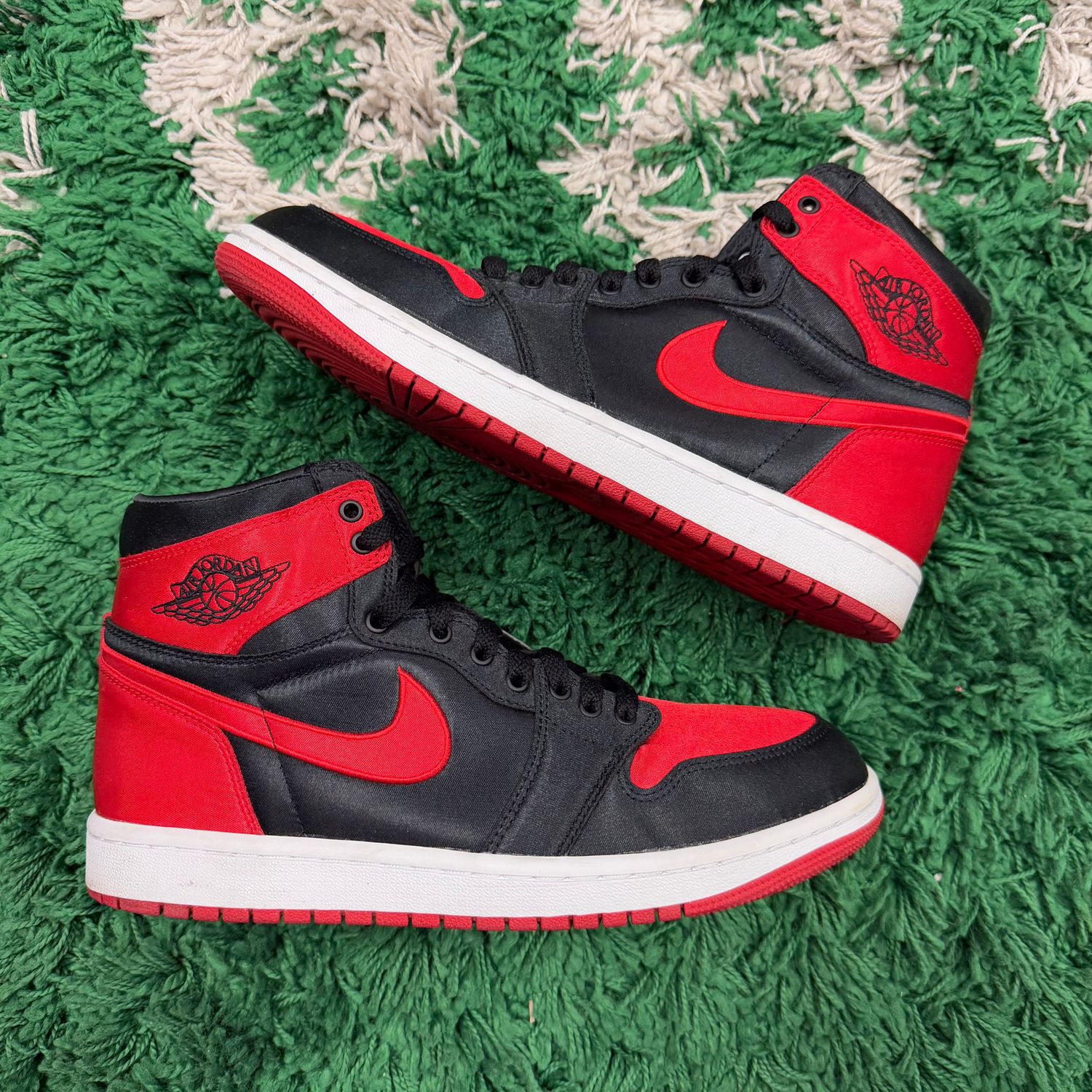 PO AIR JORDAN 1 SATIN BRED (WOMENS) SIZE 10W