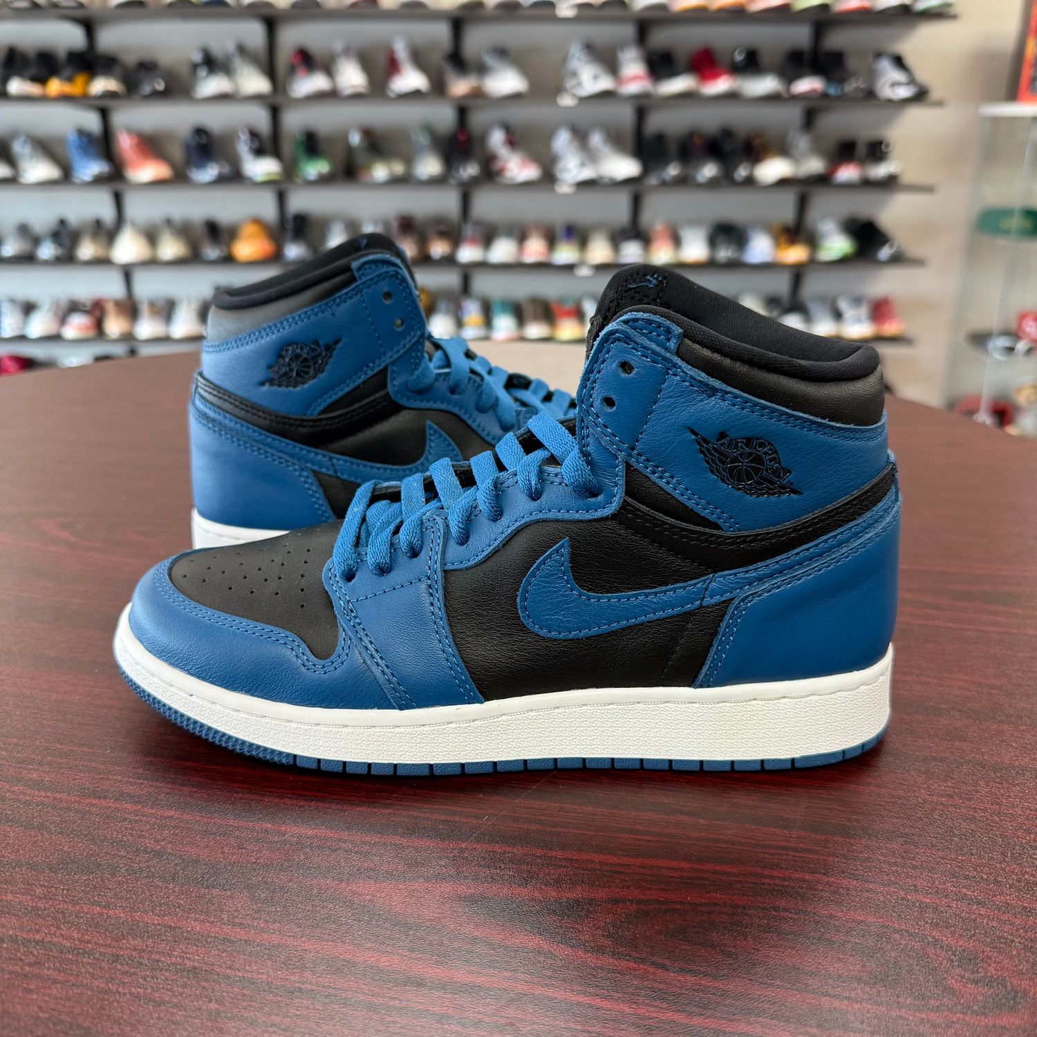PONB AIR JORDAN 1 DARK MARINA BLUE SIZE 6.5Y