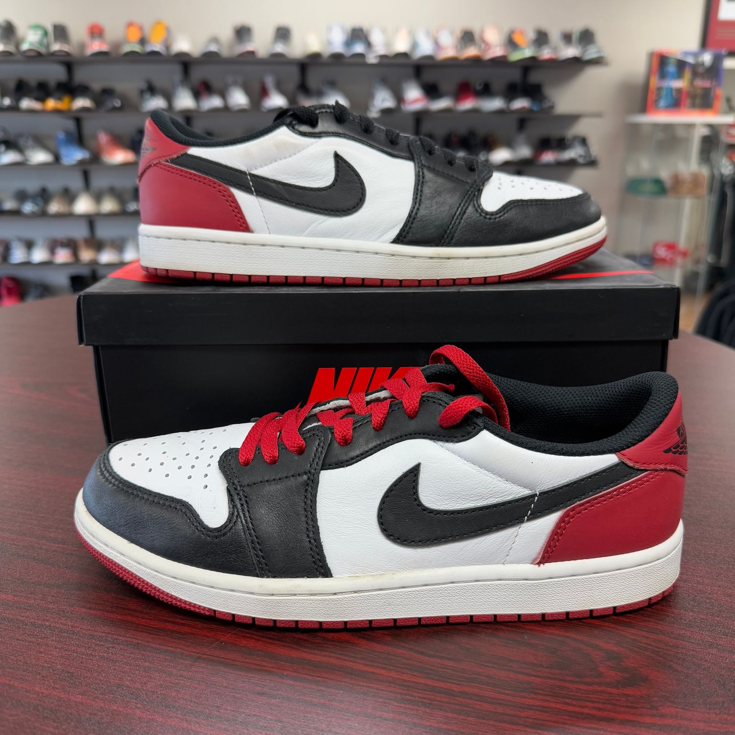 PO AIR JORDAN 1 LOW BLACK TOE SIZE 8.5