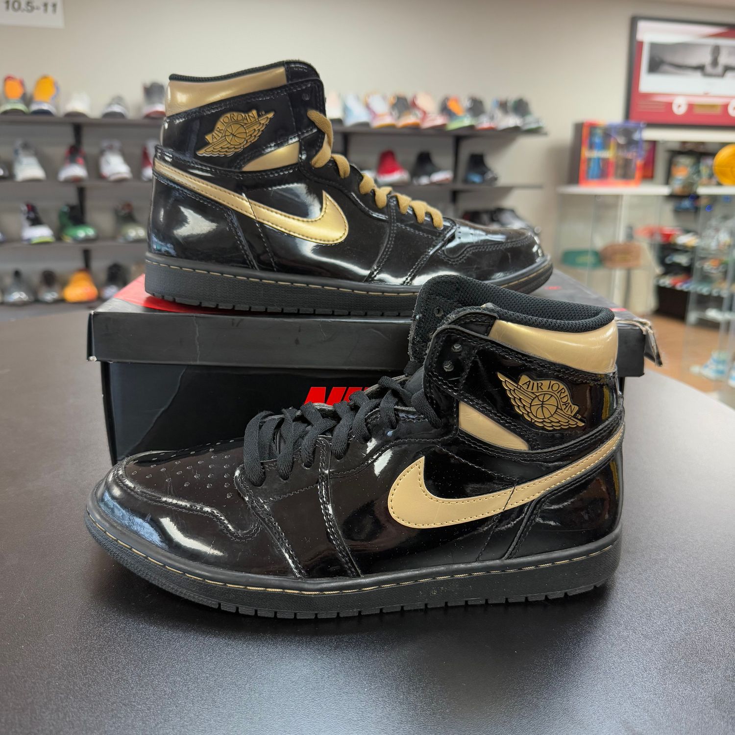 PO AIR JORDAN 1 BLACK METALLIC GOLD SIZE 10