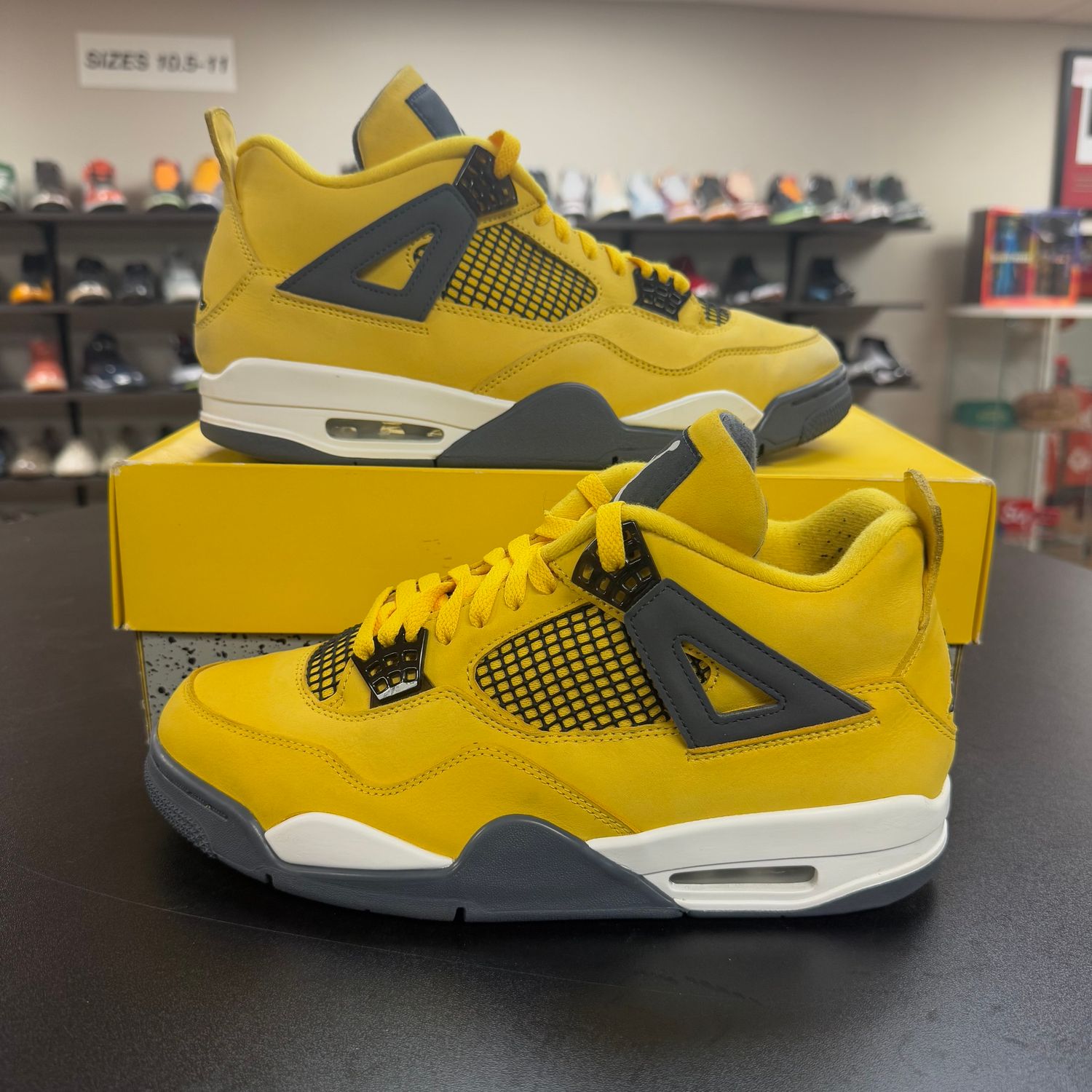 PO AIR JORDAN 4 LIGHTNING SIZE 10
