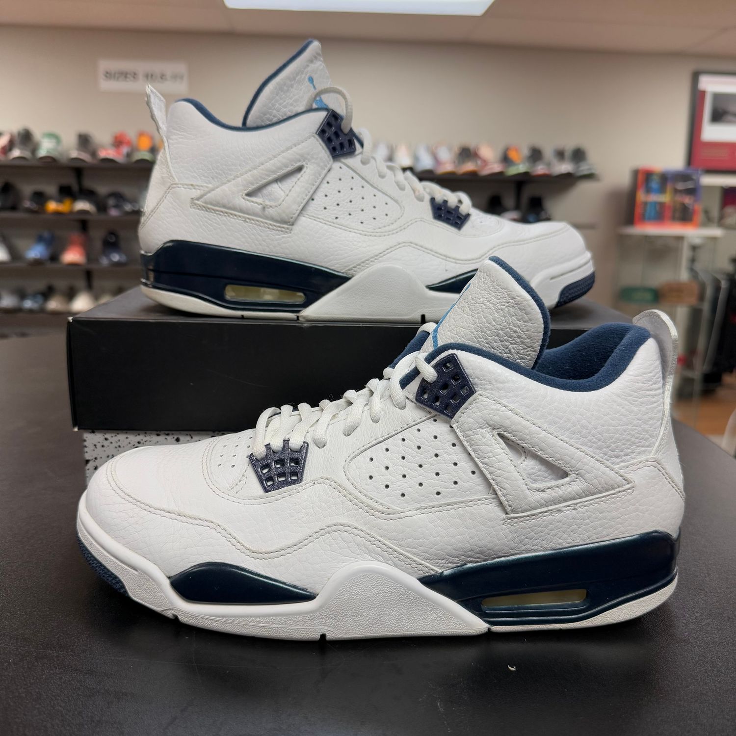 PO AIR JORDAN 4 COLUMBIA  SIZE 10.5