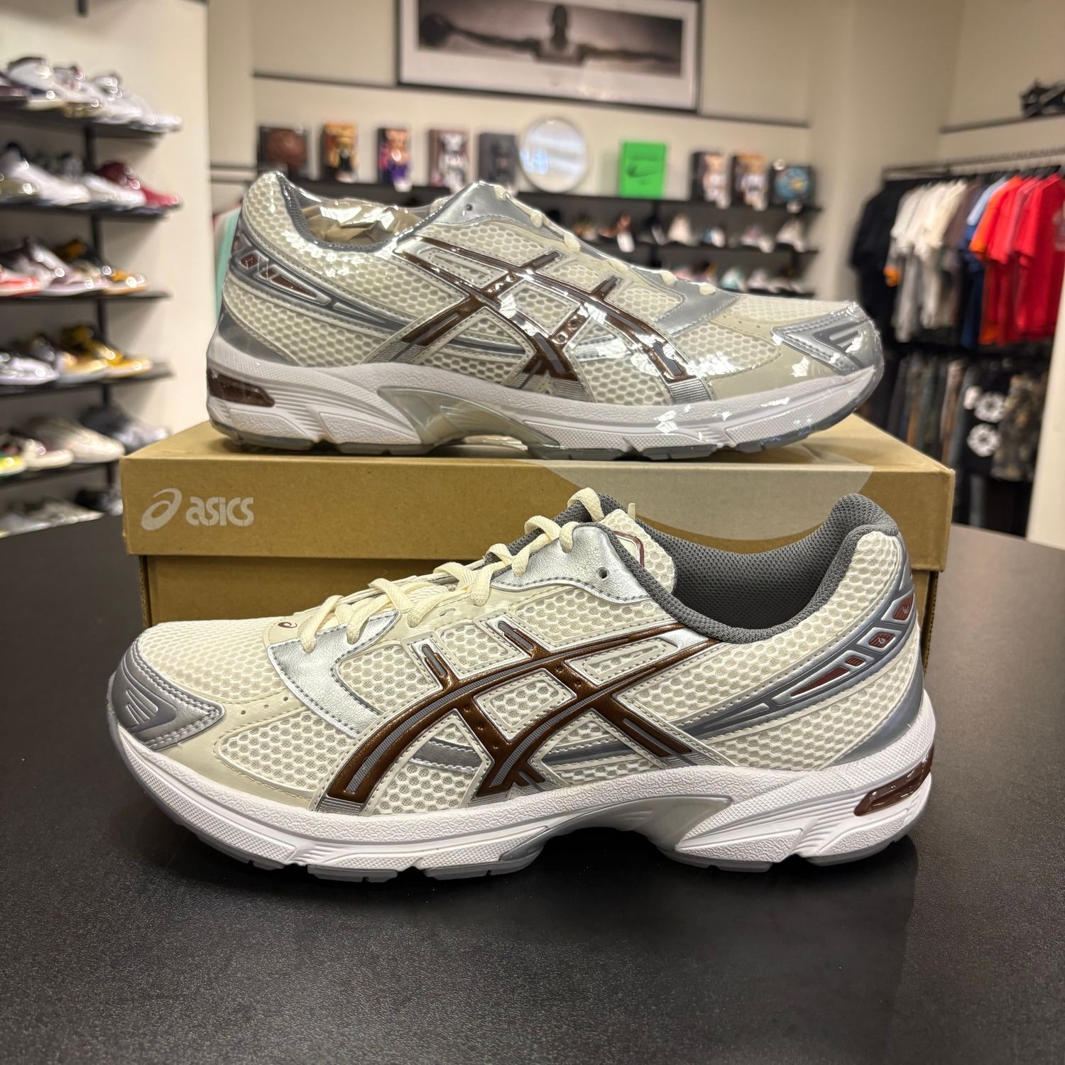 NEW ASICS GEL-1130 CREAM/REDDISH BROWN (W)