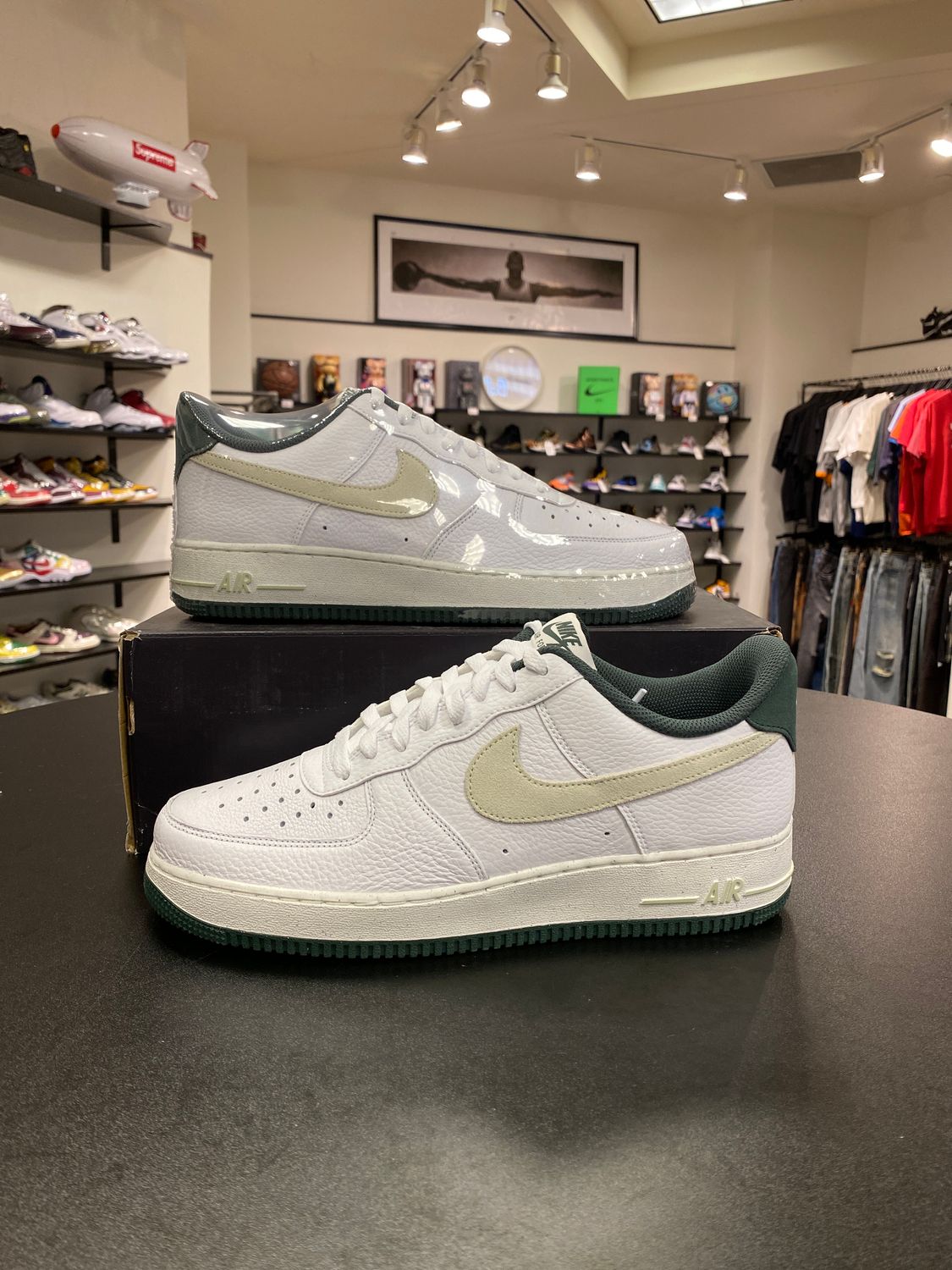 NEW NIKE AIR FORCE 1 LOW &#39;07 LV8 VINTAGE GREEN