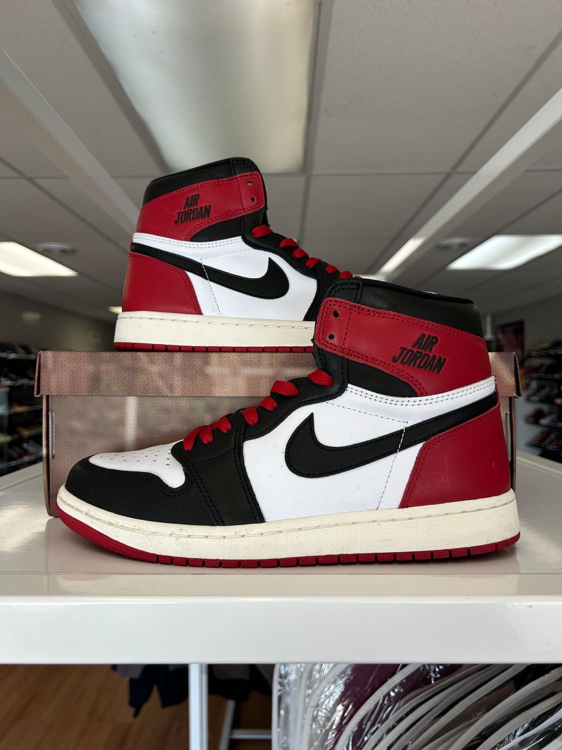 PO AIR JORDAN 1 BLACK TOE REIMAGINED