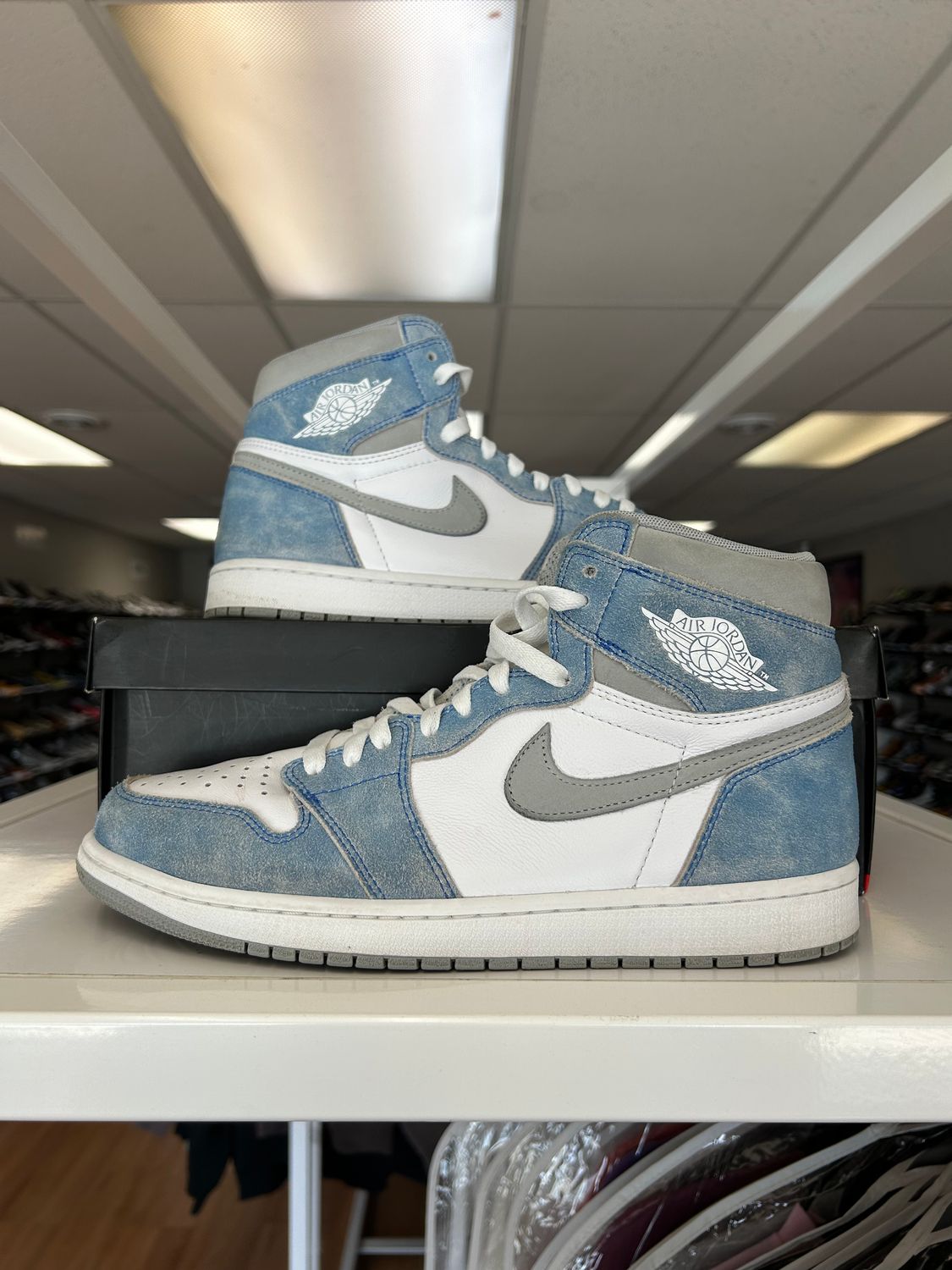 PO AIR JORDAN 1 HYPER ROYAL SIZE 10.5
