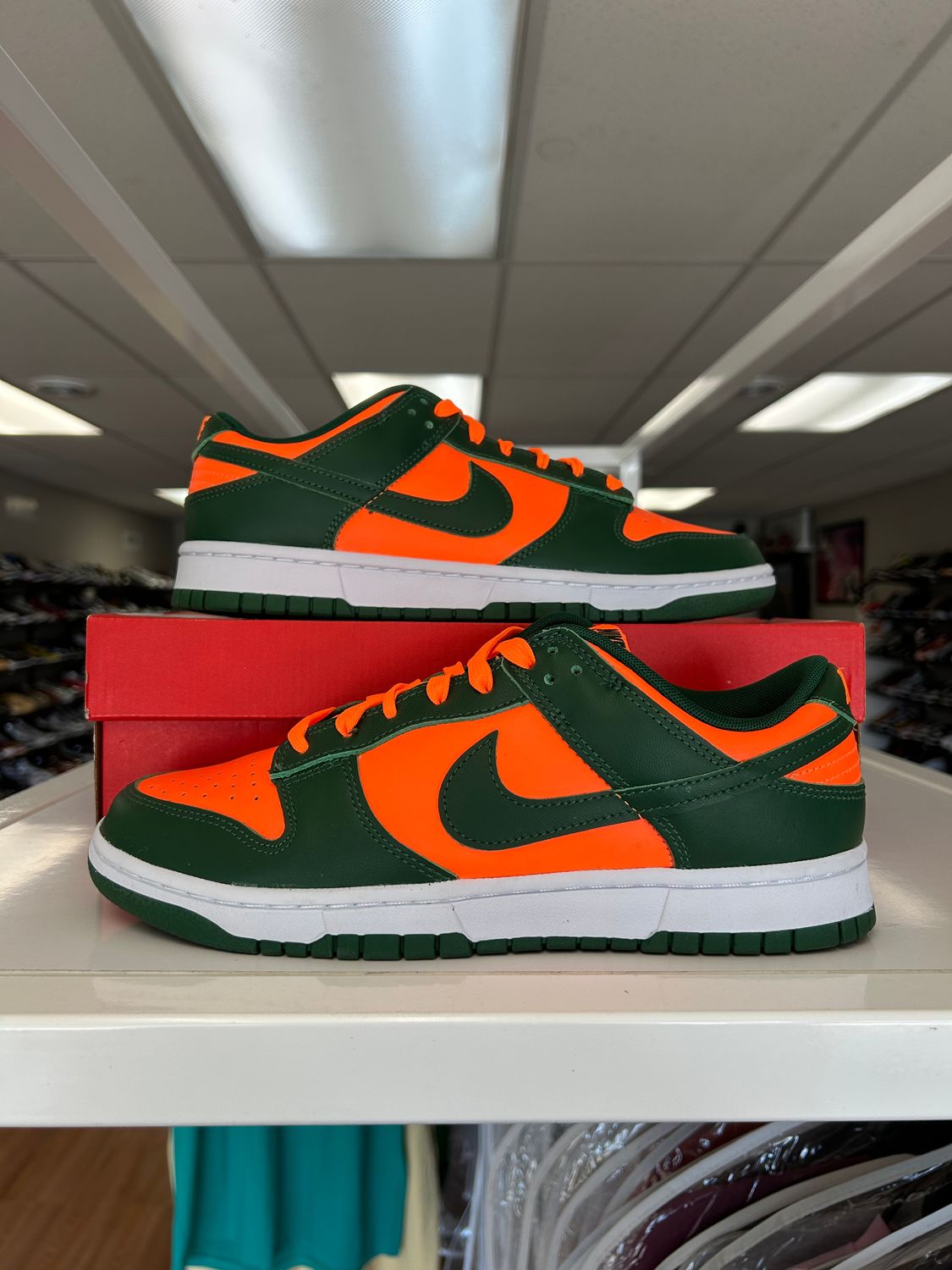 PO NIKE DUNK LOW MIAMI HURRICANES SIZE 9