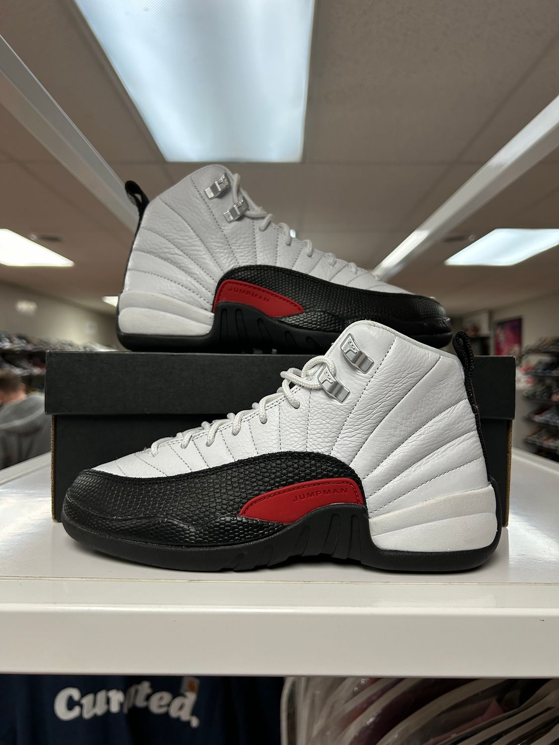 PO AIR JORDAN 12 TAXI FLIP SIZE 4.5Y