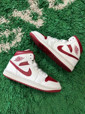 PO AIR JORDAN 1 MID REVERSE CHICAGO SIZE 7.5W / 6M (EB)