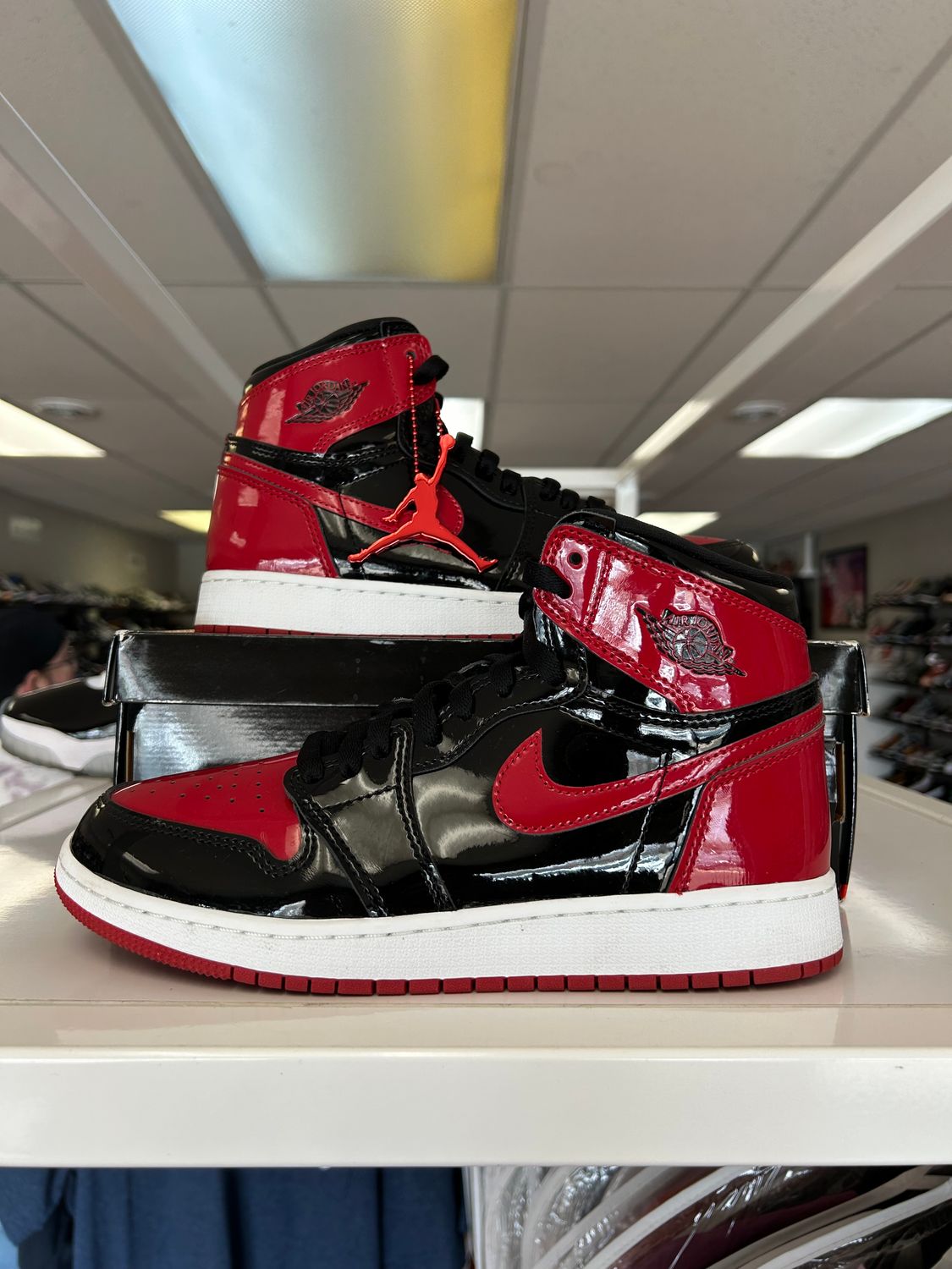 PO AIR JORDAN 1 PATENT BRED SIZE 7Y