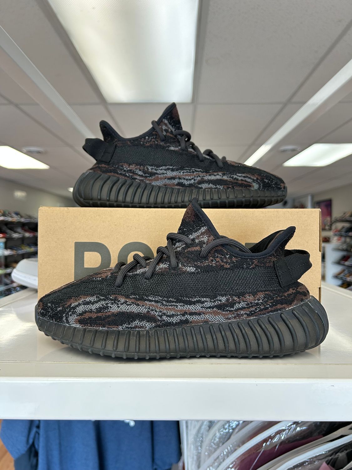 PO ADIDAS YEEZY 350 V2 MX ROCK SIZE 6.5