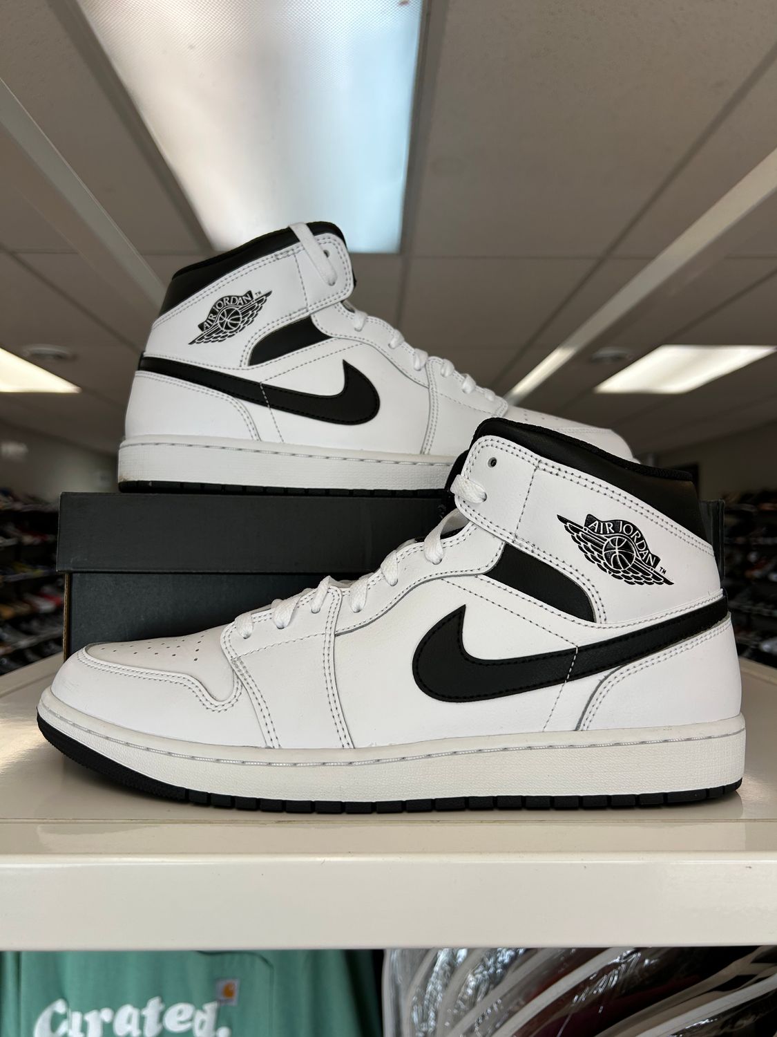 PO AIR JORDAN 1 MID REVERSE PANDA SIZE 12.5