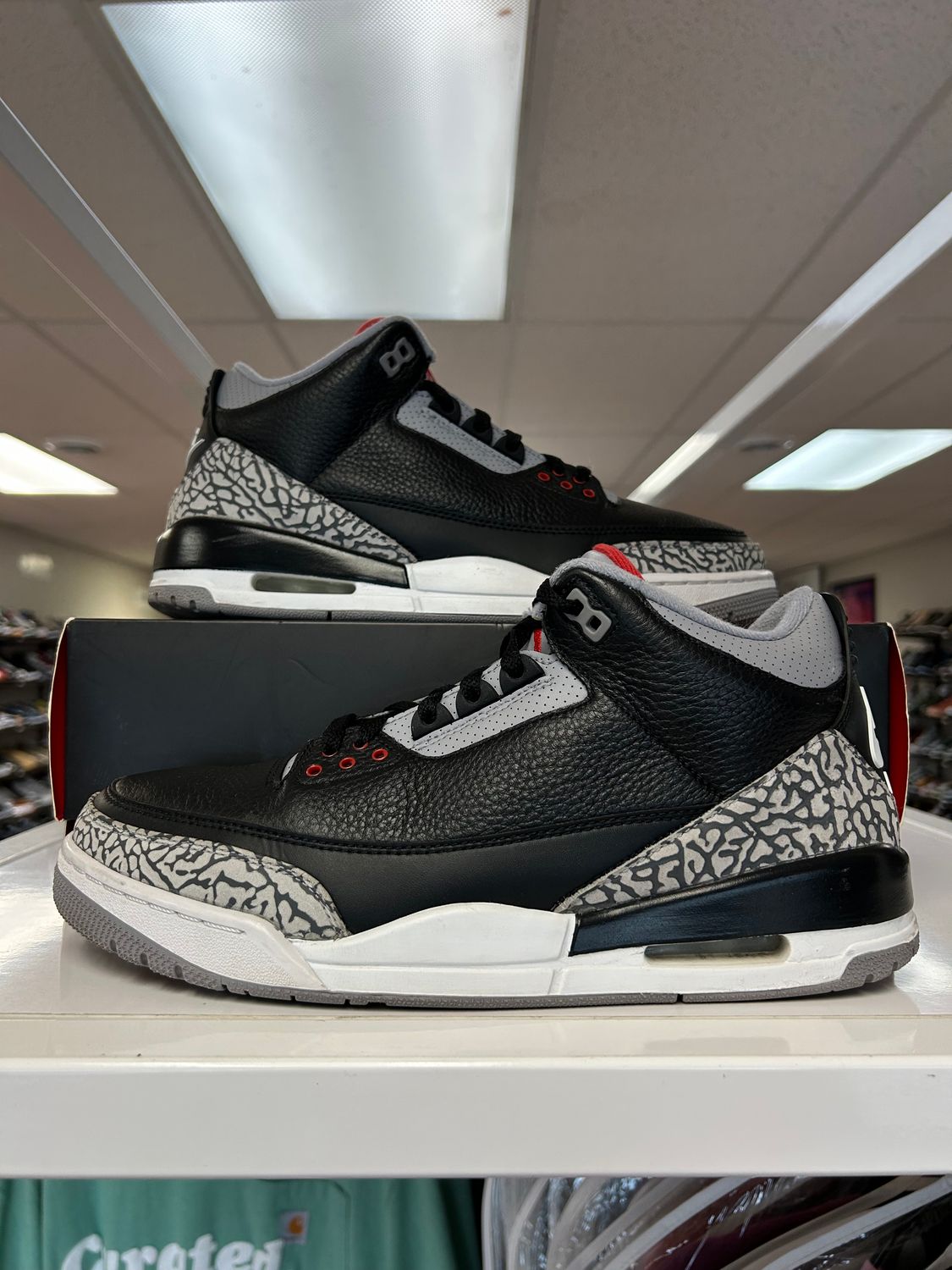PO AIR JORDAN 3 BLACK CEMENT (2018) SIZE 11