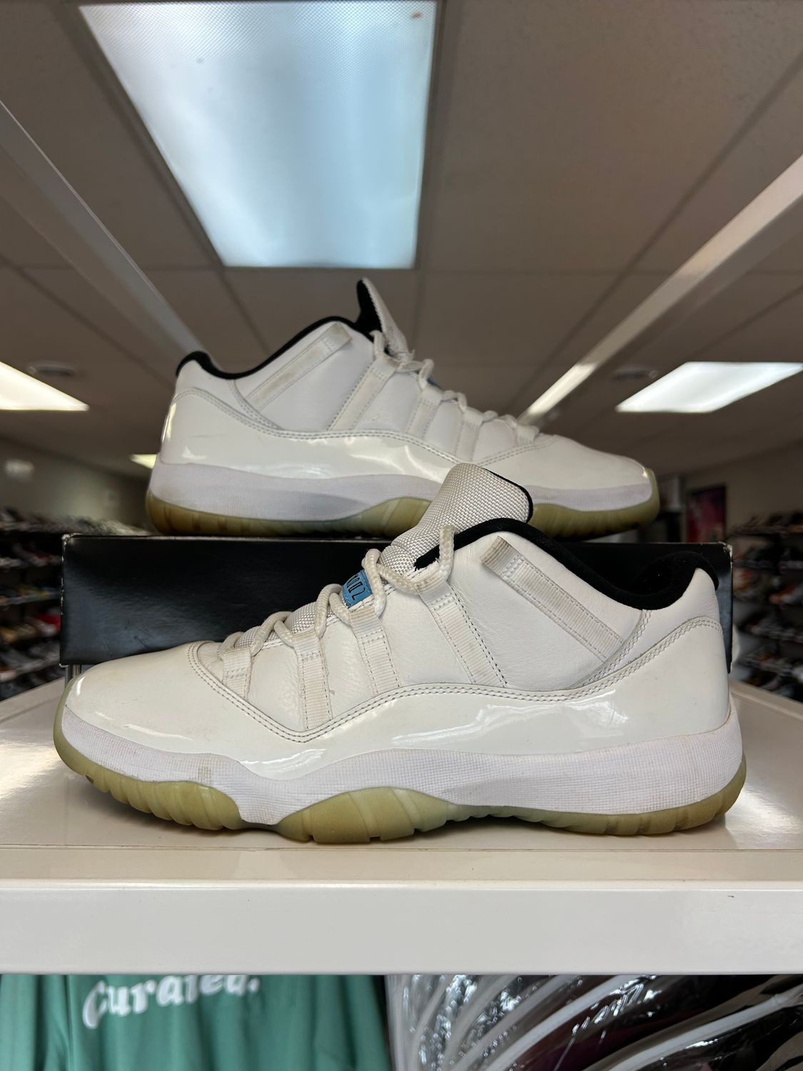 PO AIR JORDAN 11 LOW LEGEND BLUE SIZE 10.5