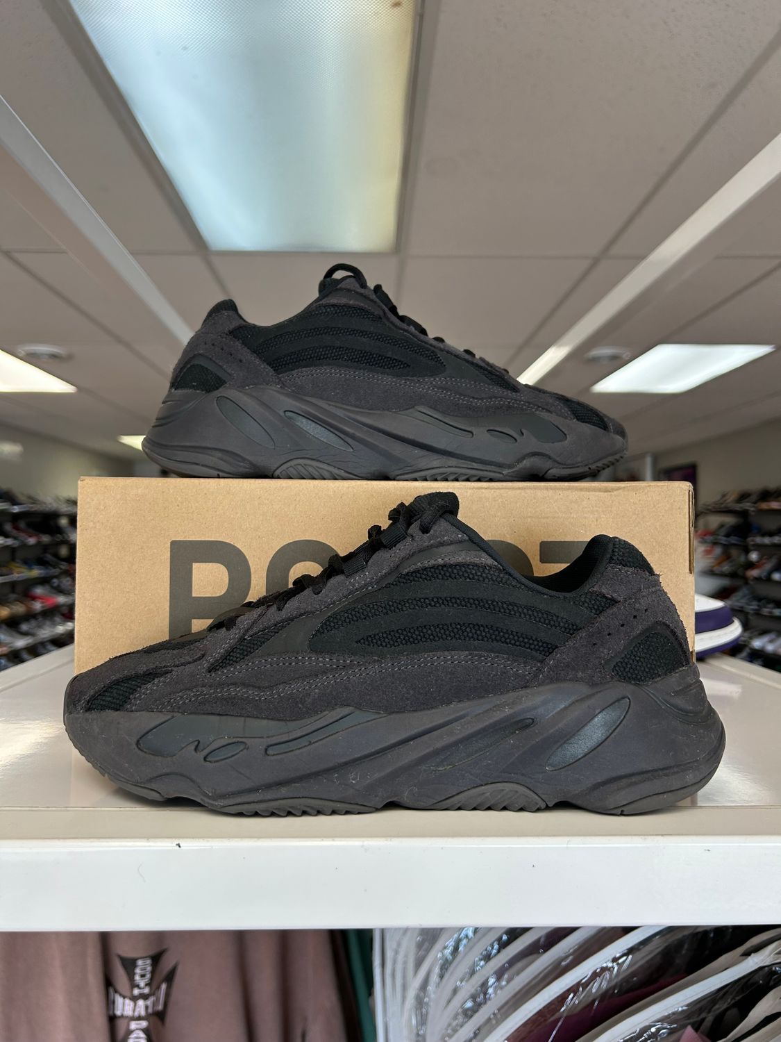 PO2 ADIDAS YEEZY 700 V2 VANTA SIZE 8