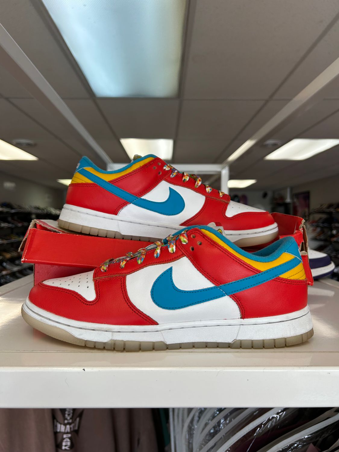 PO NIKE DUNK LOW LEBRON JAMES FRUITY PEBBLES SIZE 8.5